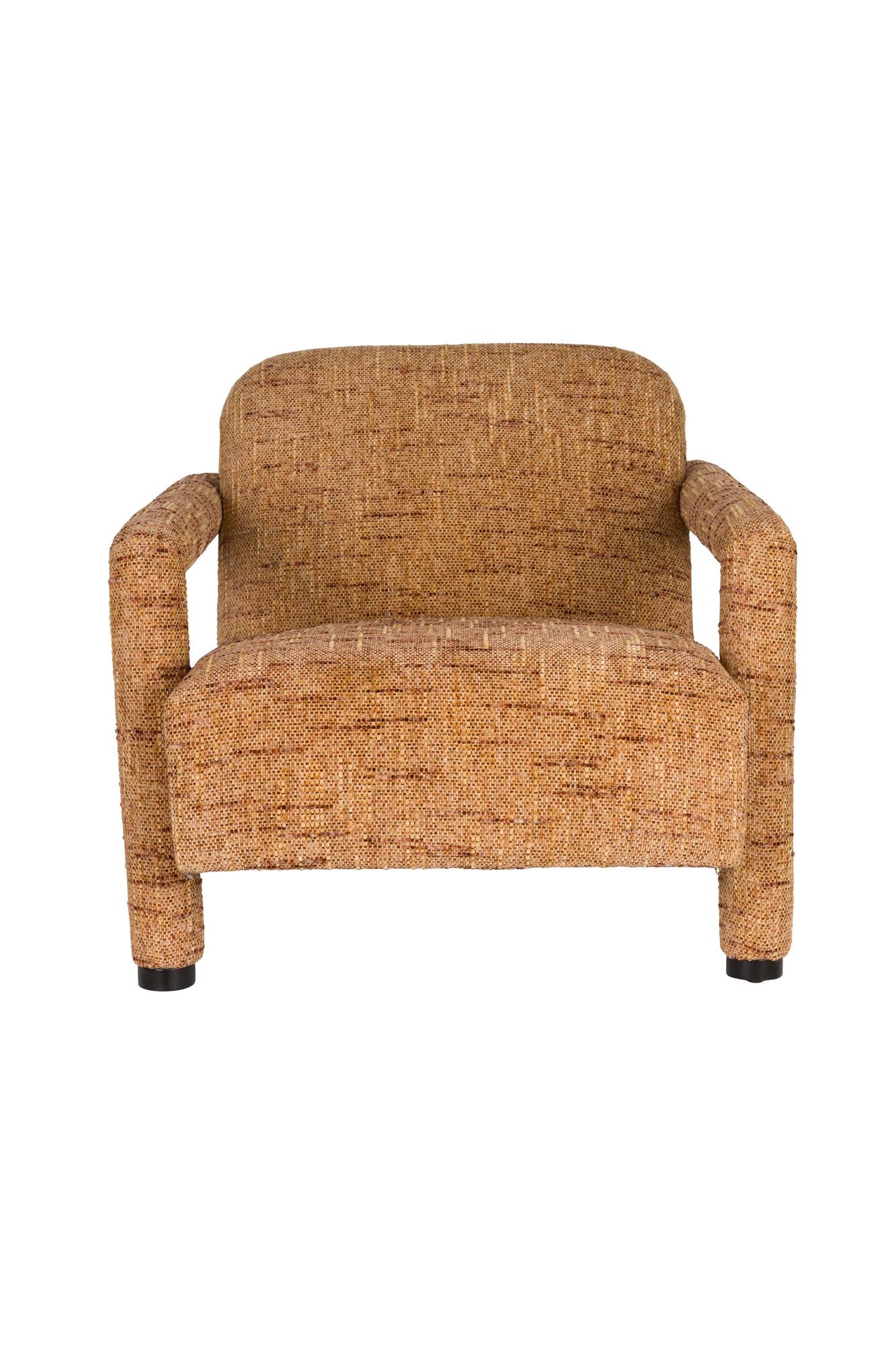 Entdecken Sie den Sessel Kent Ochre von Dutchbone – ein stilvolles Möbelstück, das Komfort und Vintage-Charme in Ihr Zuhause bringt.
