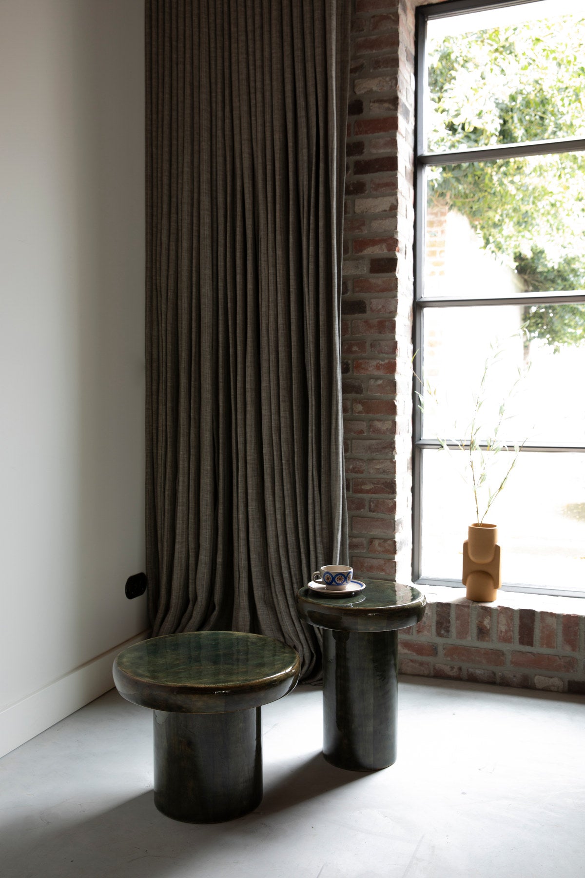 Beistelltisch Mush S in Grün präsentiert im Onlineshop von KAQTU Design AG. Beistelltisch ist von Dutchbone