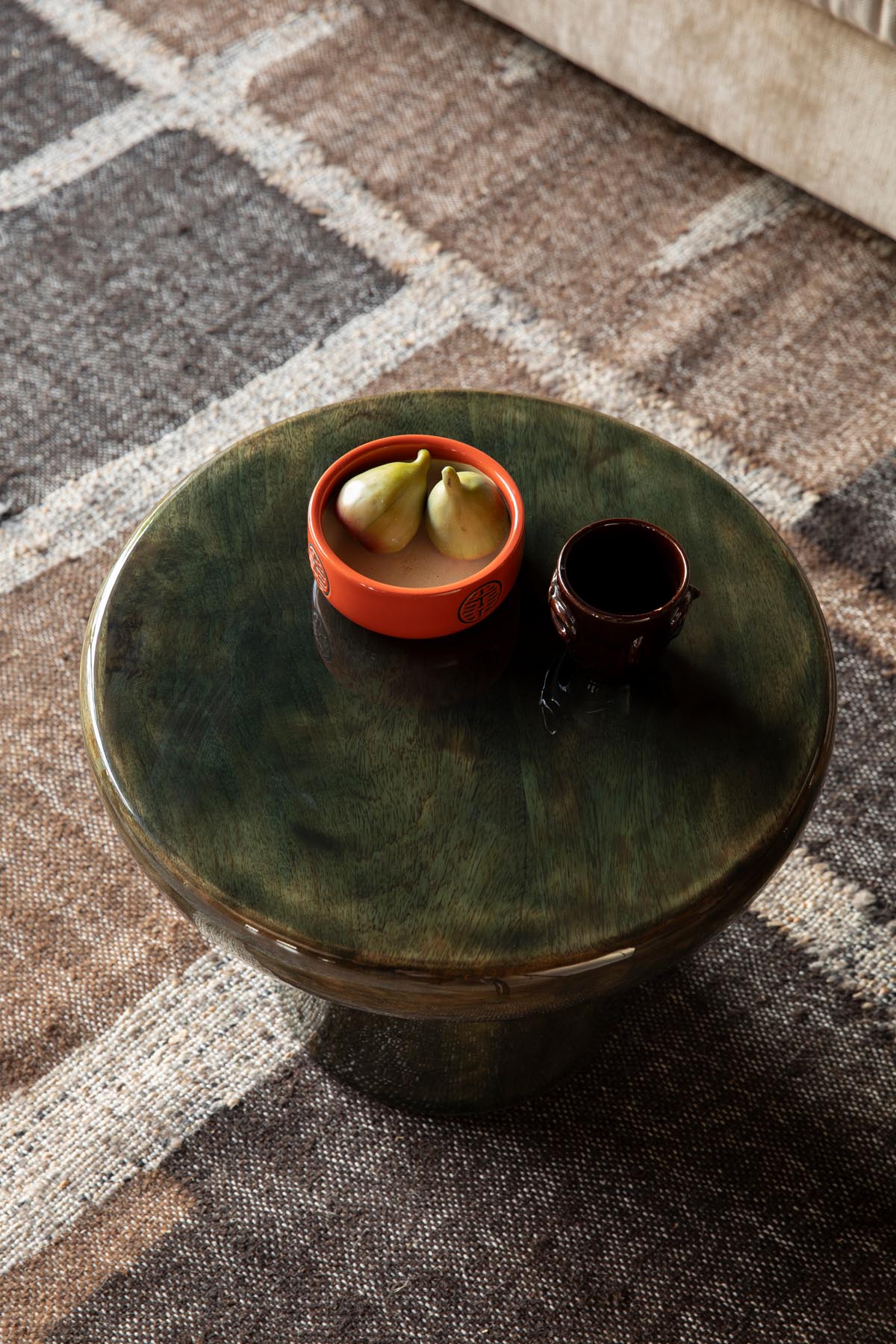 Beistelltisch Mush L in Grün präsentiert im Onlineshop von KAQTU Design AG. Beistelltisch ist von Dutchbone