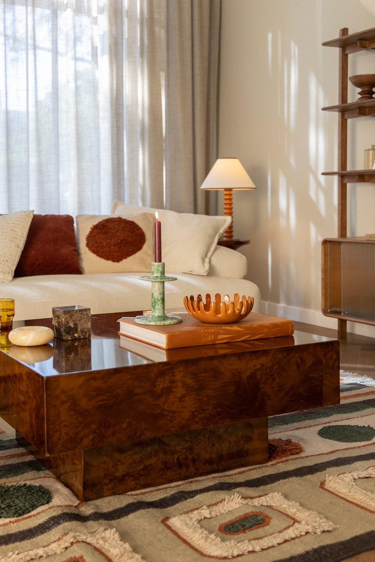 Couchtisch Quinn in Braun präsentiert im Onlineshop von KAQTU Design AG. Couchtisch ist von Dutchbone