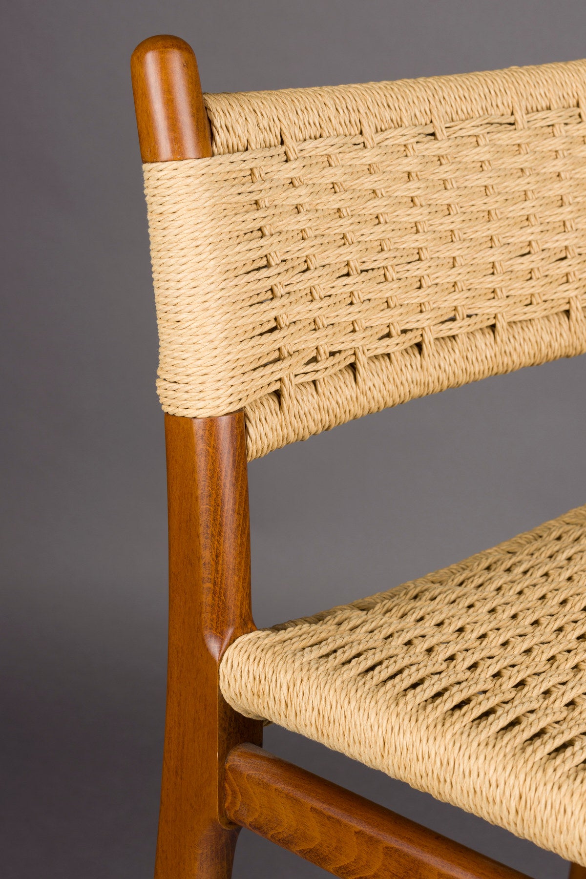 Barstuhl Cecile in Walnuss präsentiert im Onlineshop von KAQTU Design AG. Barstuhl ist von Dutchbone