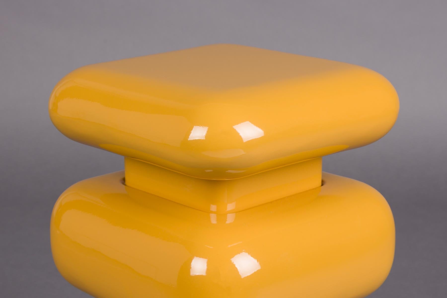 Hocker Stubby in Yellow präsentiert im Onlineshop von KAQTU Design AG. Hocker ist von Dutchbone