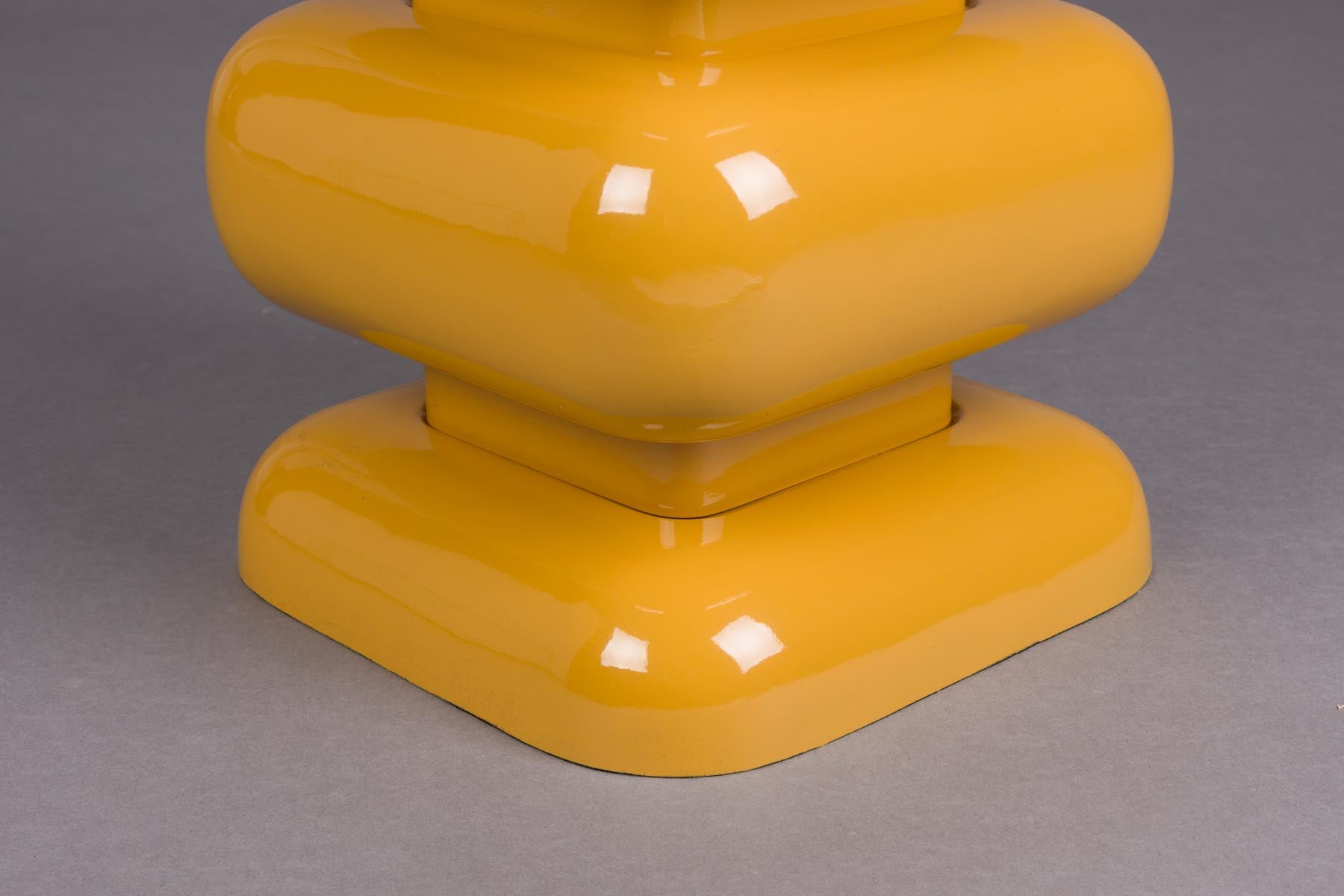Hocker Stubby in Yellow präsentiert im Onlineshop von KAQTU Design AG. Hocker ist von Dutchbone