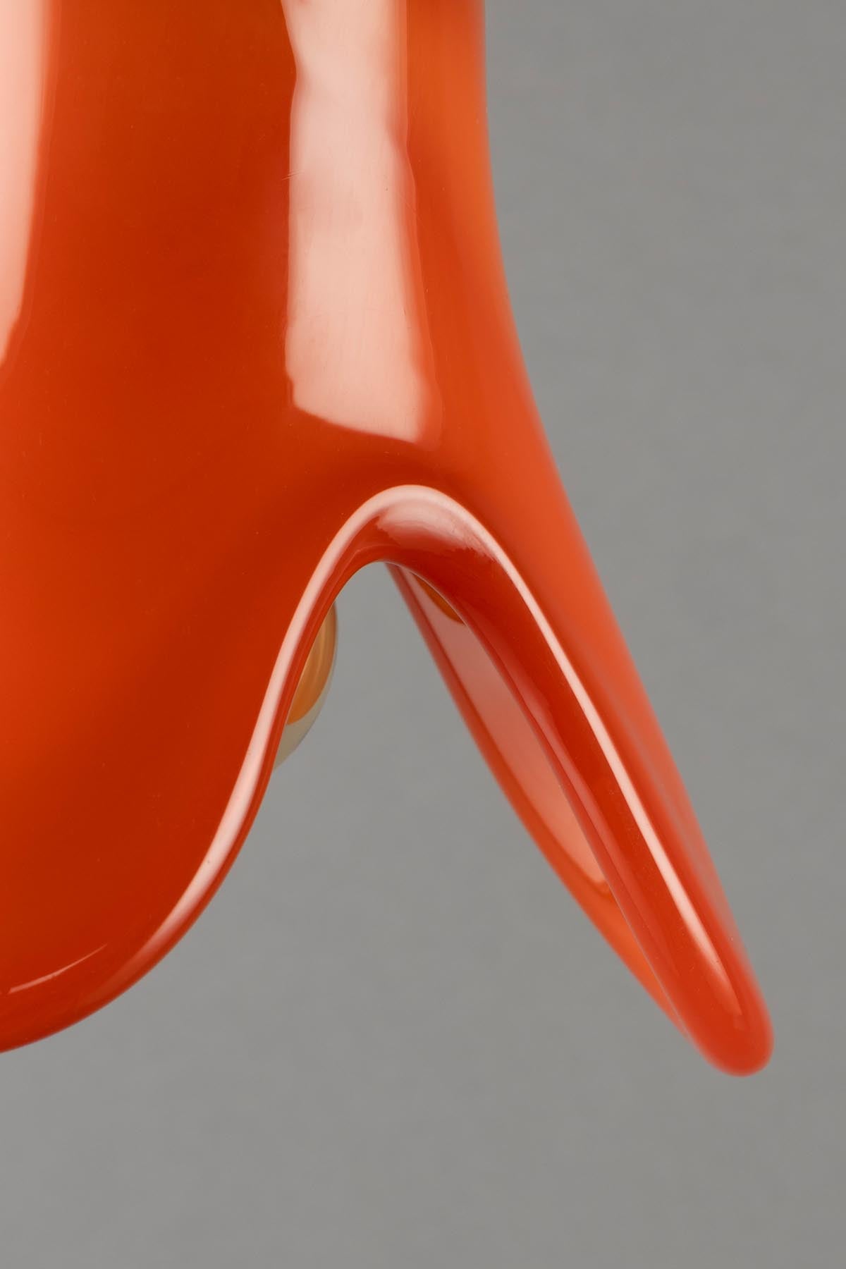 Pendelleuchte Gable in Orange präsentiert im Onlineshop von KAQTU Design AG. Pendelleuchte ist von Dutchbone