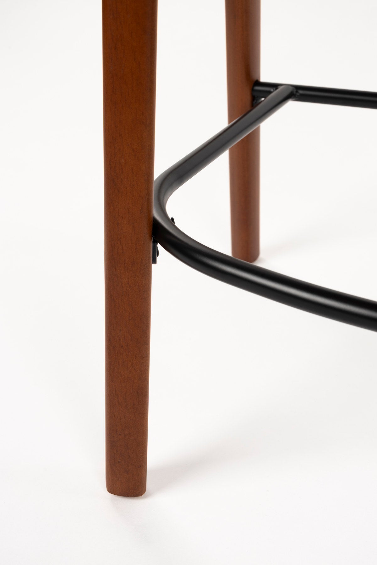 Barhocker Babington in Brown präsentiert im Onlineshop von KAQTU Design AG. Barhocker ist von Dutchbone