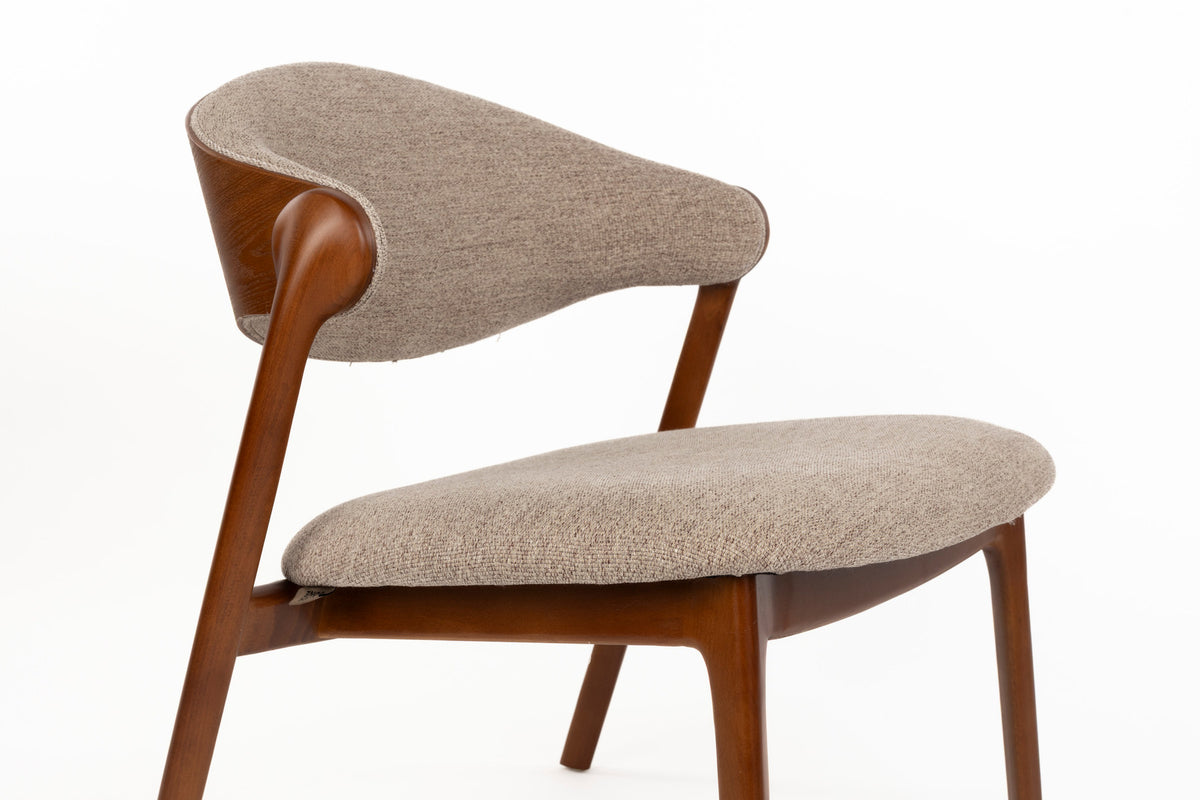 Sessel Babington in Brown präsentiert im Onlineshop von KAQTU Design AG. Sessel ist von Dutchbone