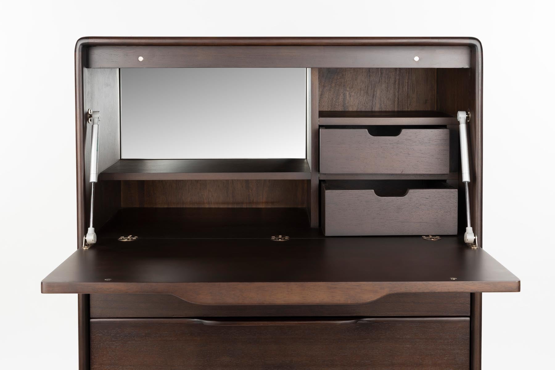Kabinet Elroy in Braun präsentiert im Onlineshop von KAQTU Design AG. Cabinet ist von Dutchbone