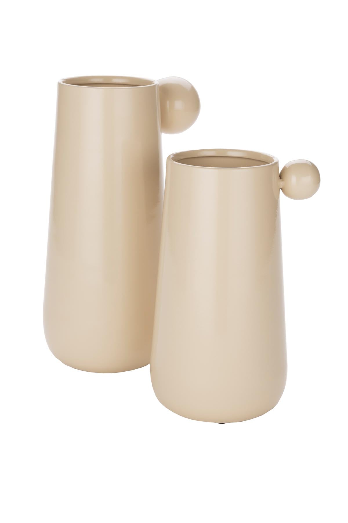 Elegante Vase Dot von Dutchbone in sanftem Beige, ideal für individuelle Blumenarrangements und als stilvolles Deko-Element in jedem Wohnraum.