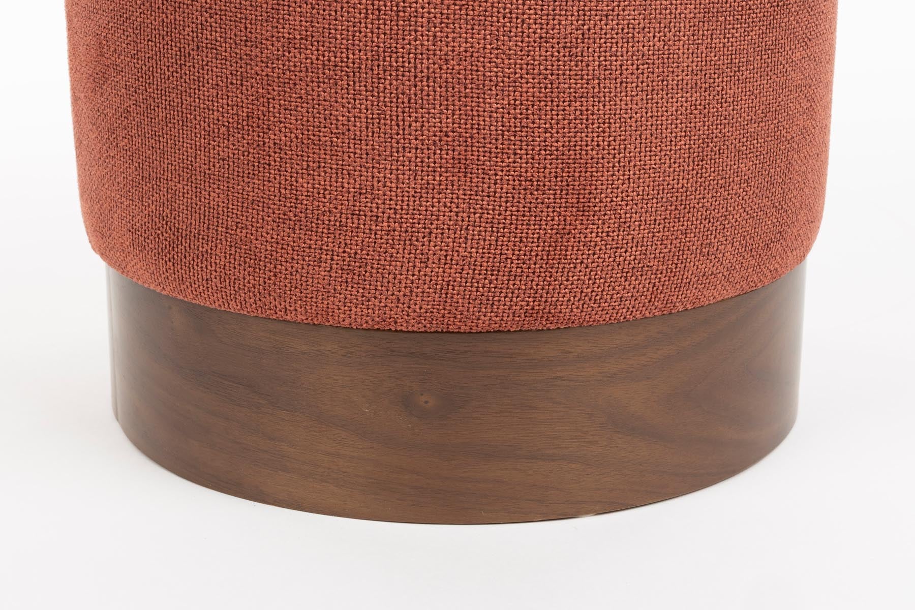 Stuhl Bellevue in Rot präsentiert im Onlineshop von KAQTU Design AG. Hocker ist von Dutchbone