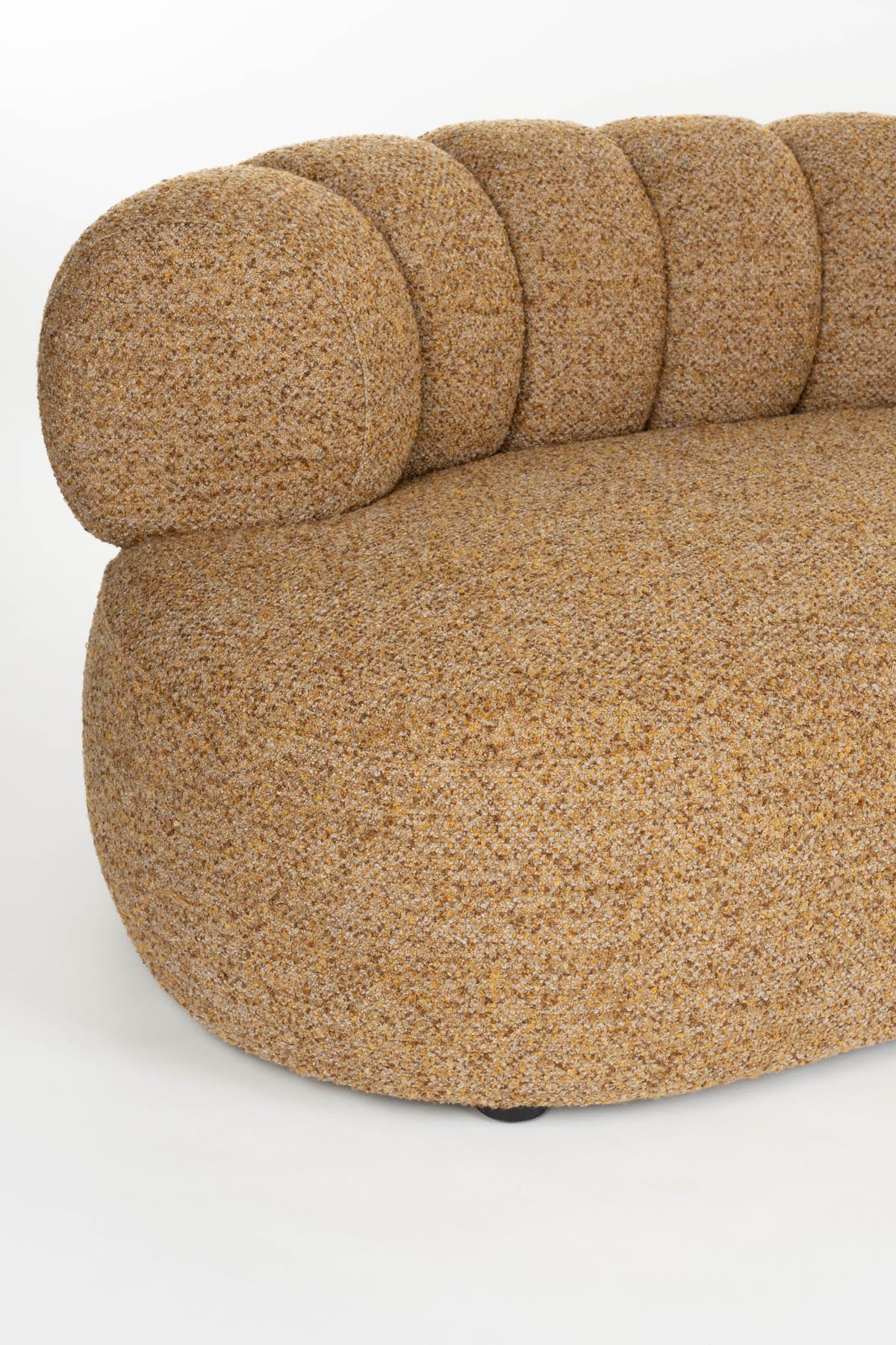 Sofa Duvane 4,5-Sitzer in Braun präsentiert im Onlineshop von KAQTU Design AG. 4er Sofa ist von Dutchbone
