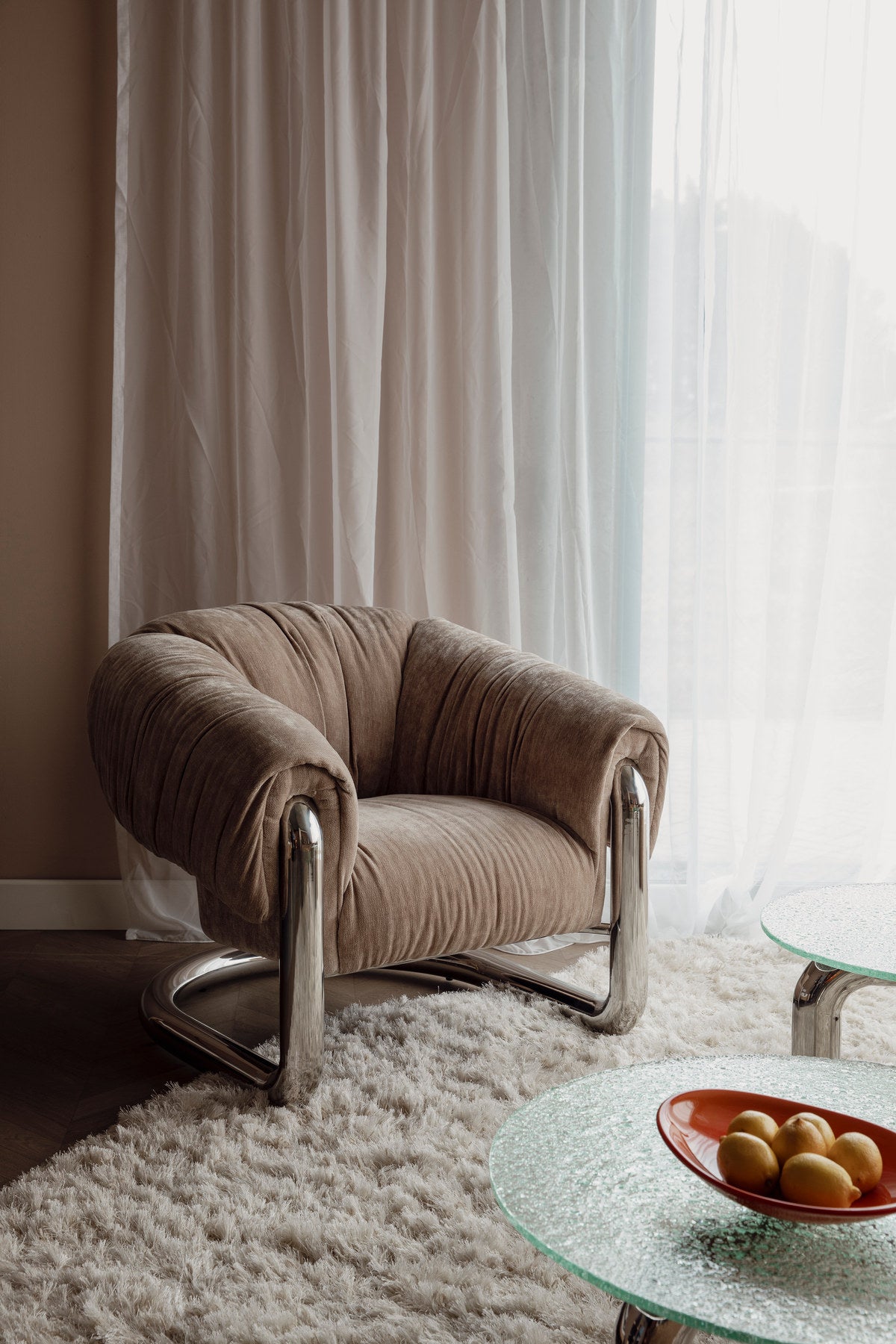 Sessel Marly in Silber präsentiert im Onlineshop von KAQTU Design AG. Sessel ist von Dutchbone