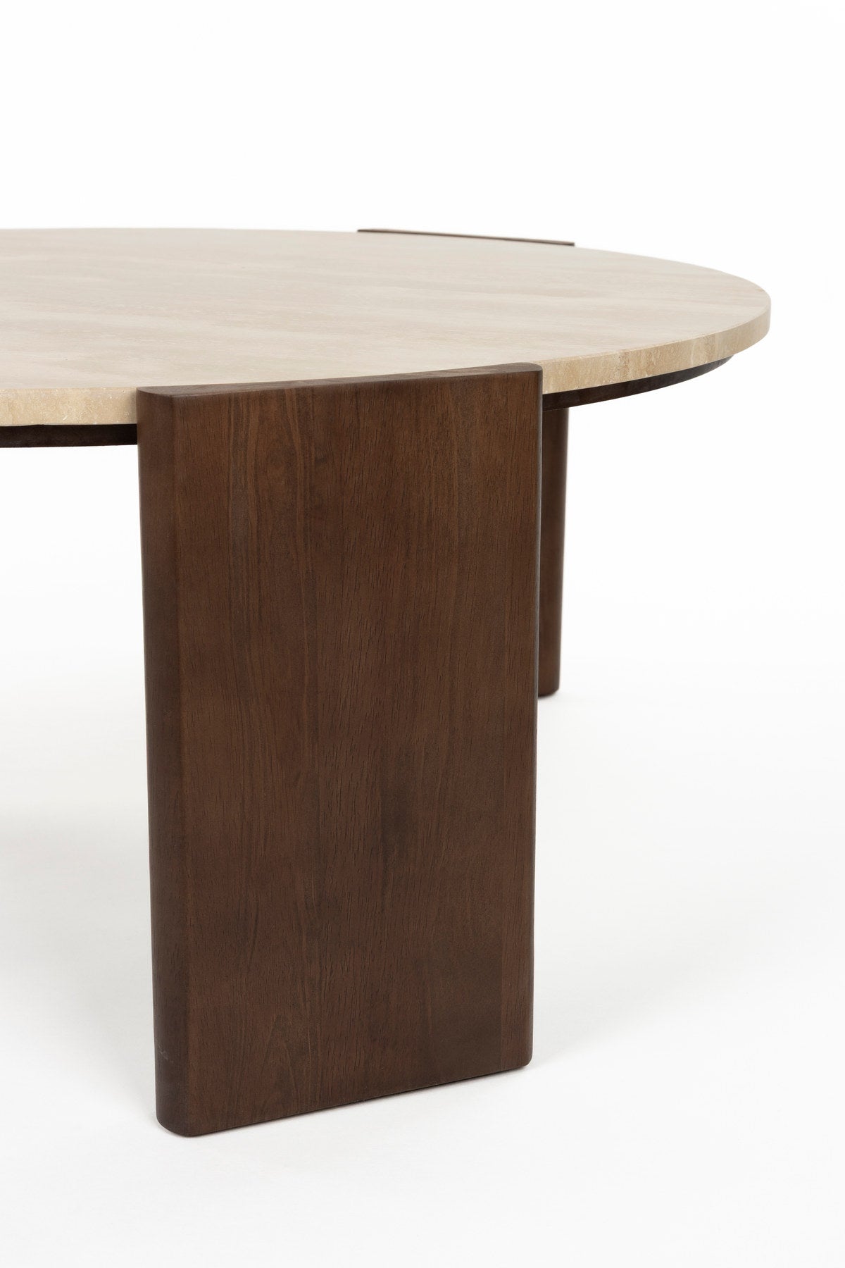 Kaffeetisch Valcour in Braun präsentiert im Onlineshop von KAQTU Design AG. Couchtisch ist von Dutchbone