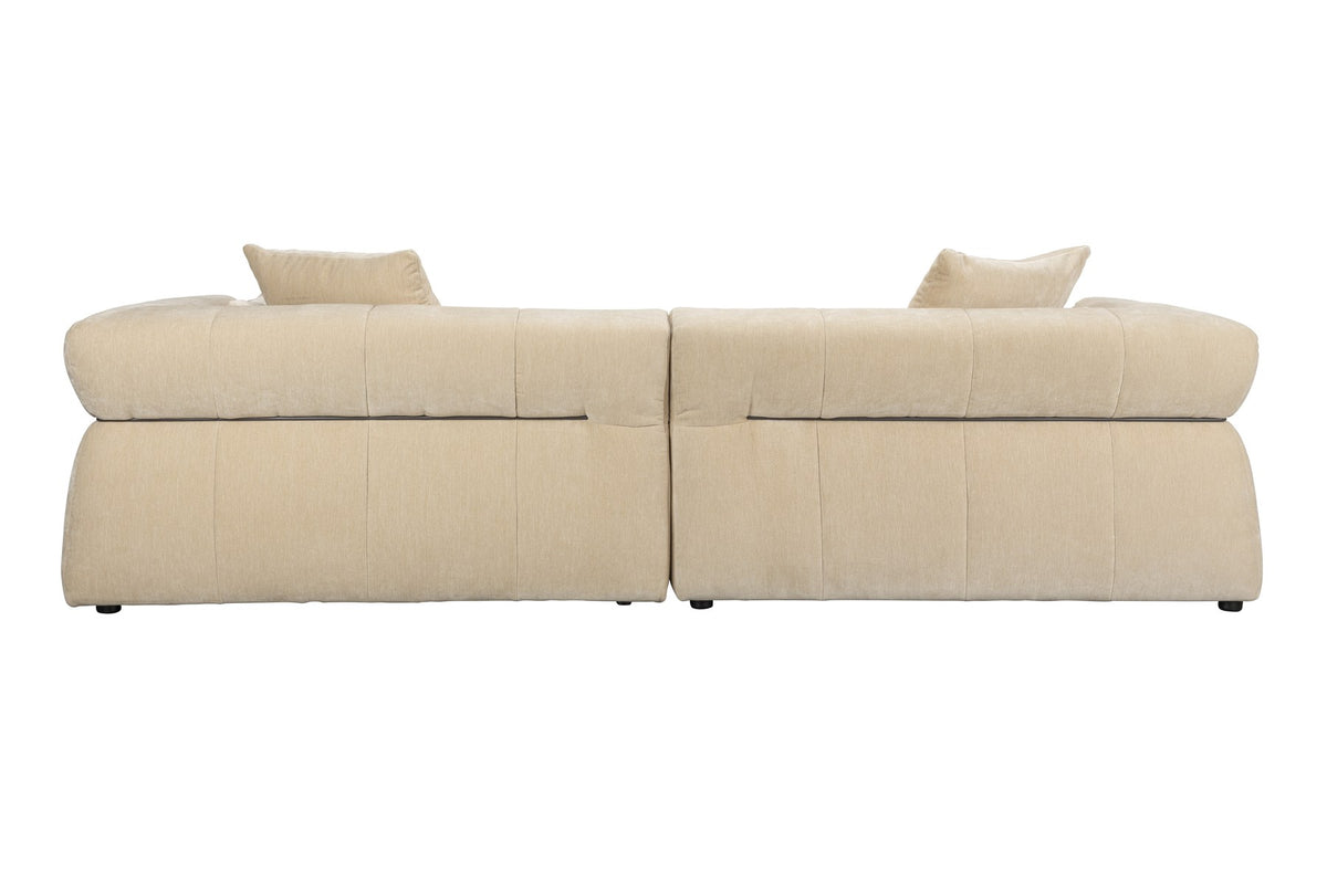 Beiges Ecksofa rechts Hodge von Dutchbone mit Samtbezug, gesteppter Sitz- und Rückenlehne sowie leicht nach aussen gebogenen Armlehnen.