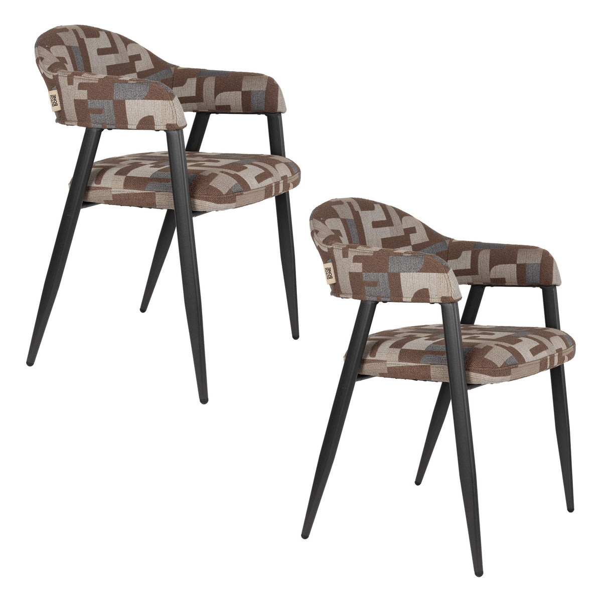 Esszimmerstuhl Chair Miyo Light Brown von Dutchbone mit hellbraunem gewebtem Bezug, grafischem Muster und schwarzem Metallgestell auf hellem Hintergrund