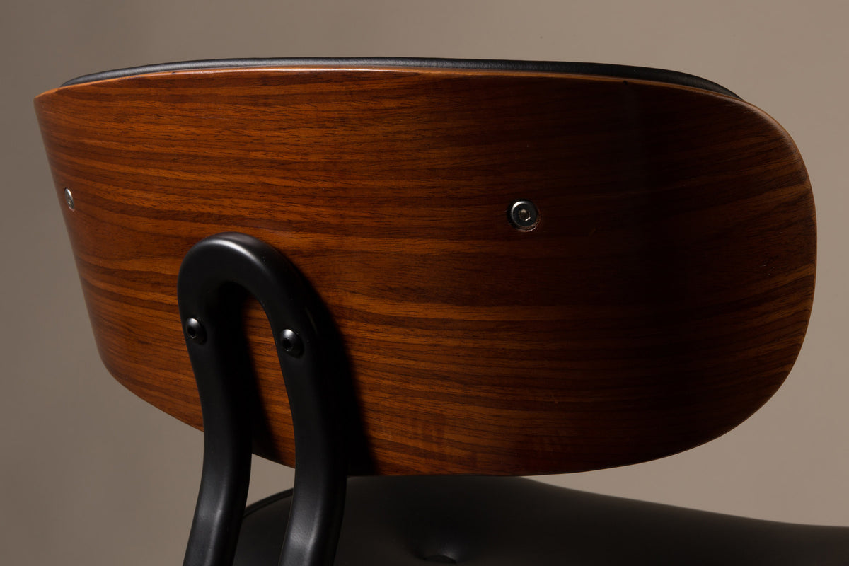 Stuhl Blackwood in Schwarz/Walnuss präsentiert im Onlineshop von KAQTU Design AG. Stuhl ist von Dutchbone