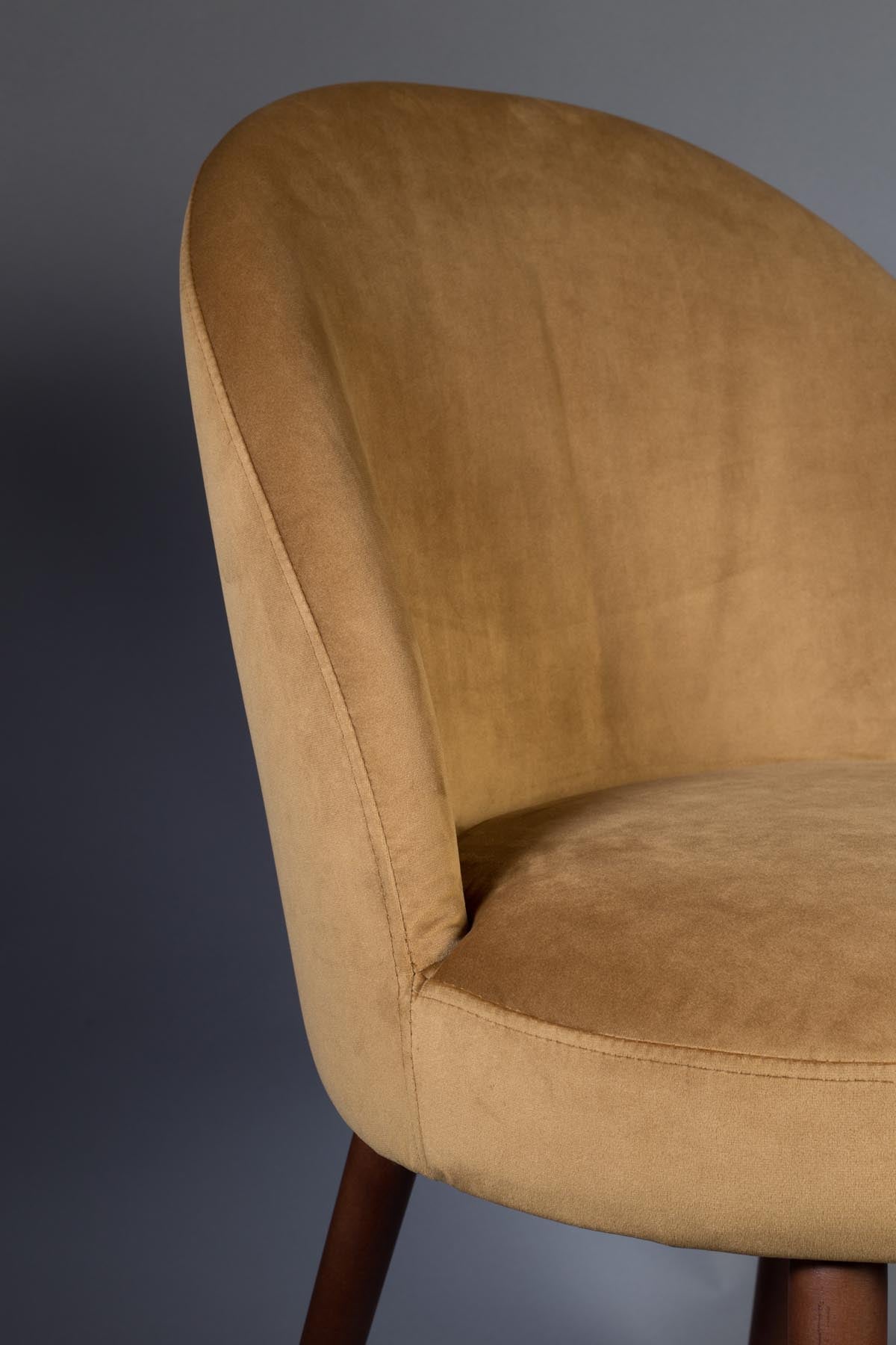 Stuhl Barbara in Camel präsentiert im Onlineshop von KAQTU Design AG. Stuhl ist von Dutchbone