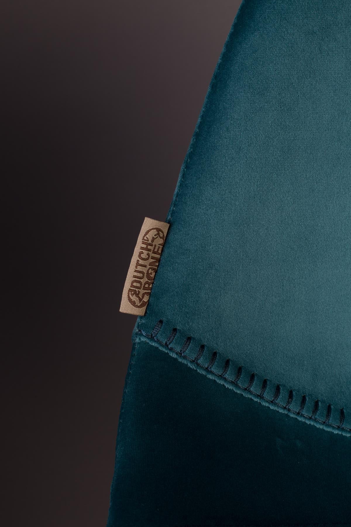 Stuhl Franky Velvet in Petrol präsentiert im Onlineshop von KAQTU Design AG. Stuhl ist von Dutchbone