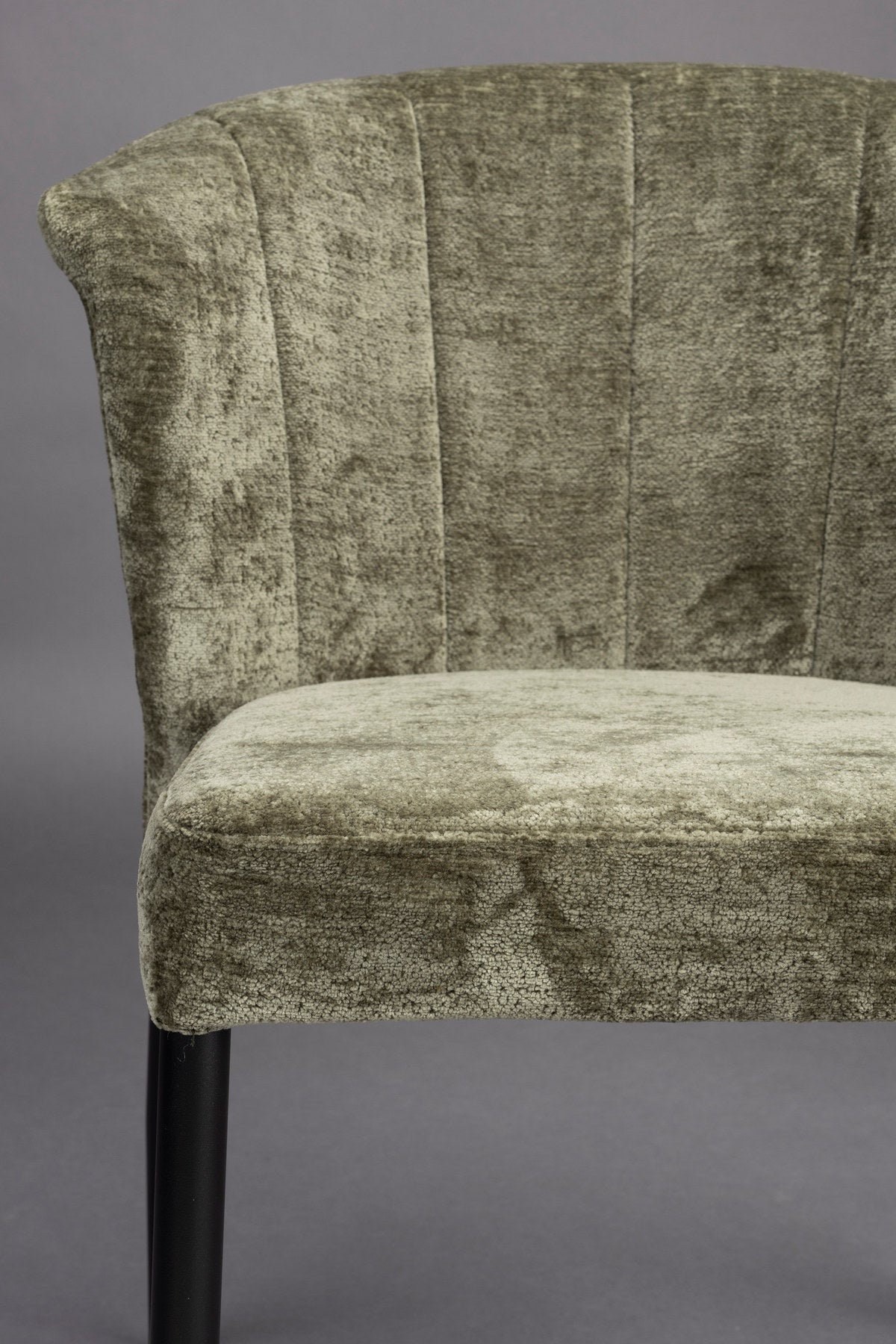 Stuhl Georgia Grün in Grün präsentiert im Onlineshop von KAQTU Design AG. Schalenstuhl ist von Dutchbone