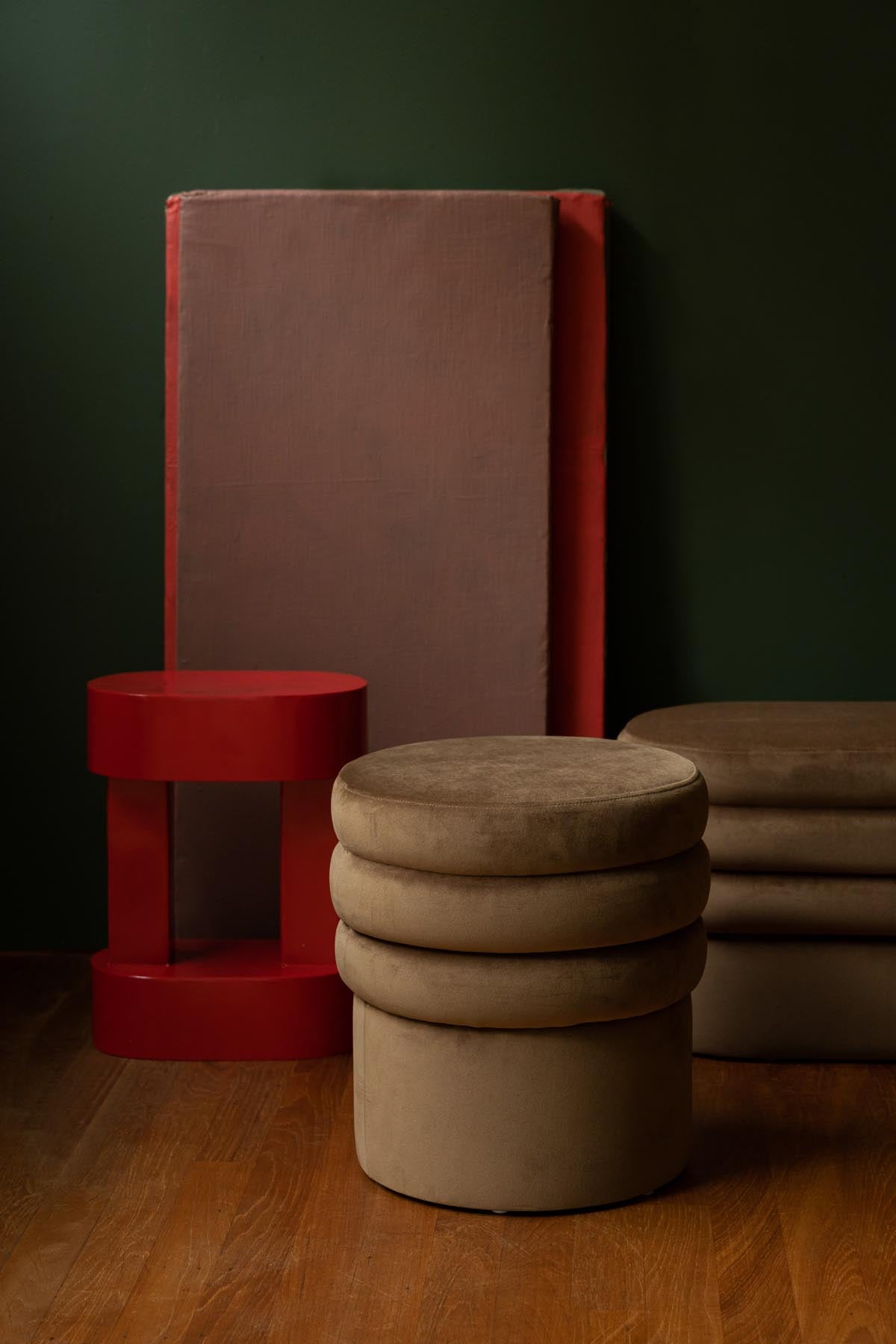 Hocker Aditi in Braun präsentiert im Onlineshop von KAQTU Design AG. Hocker ist von Dutchbone