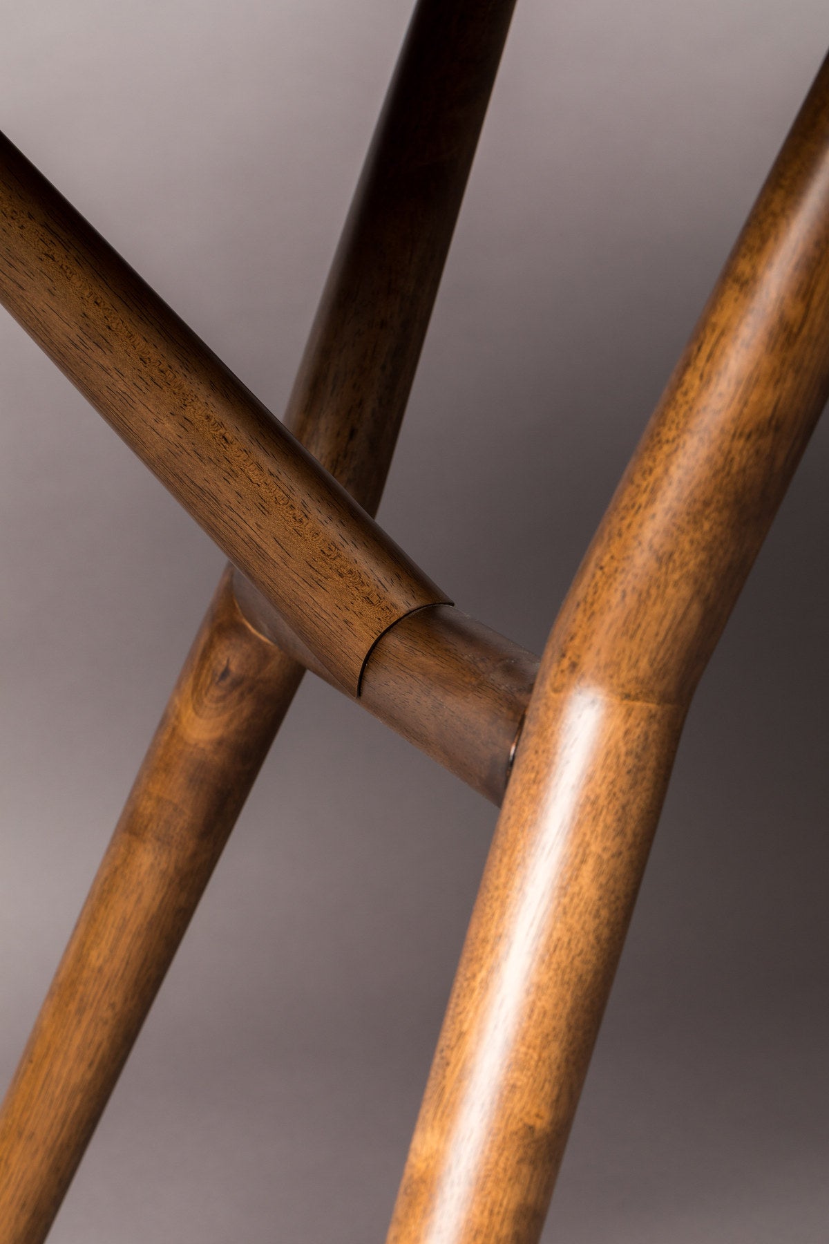 Tisch Malaya in Braun präsentiert im Onlineshop von KAQTU Design AG. Esstisch ist von Dutchbone