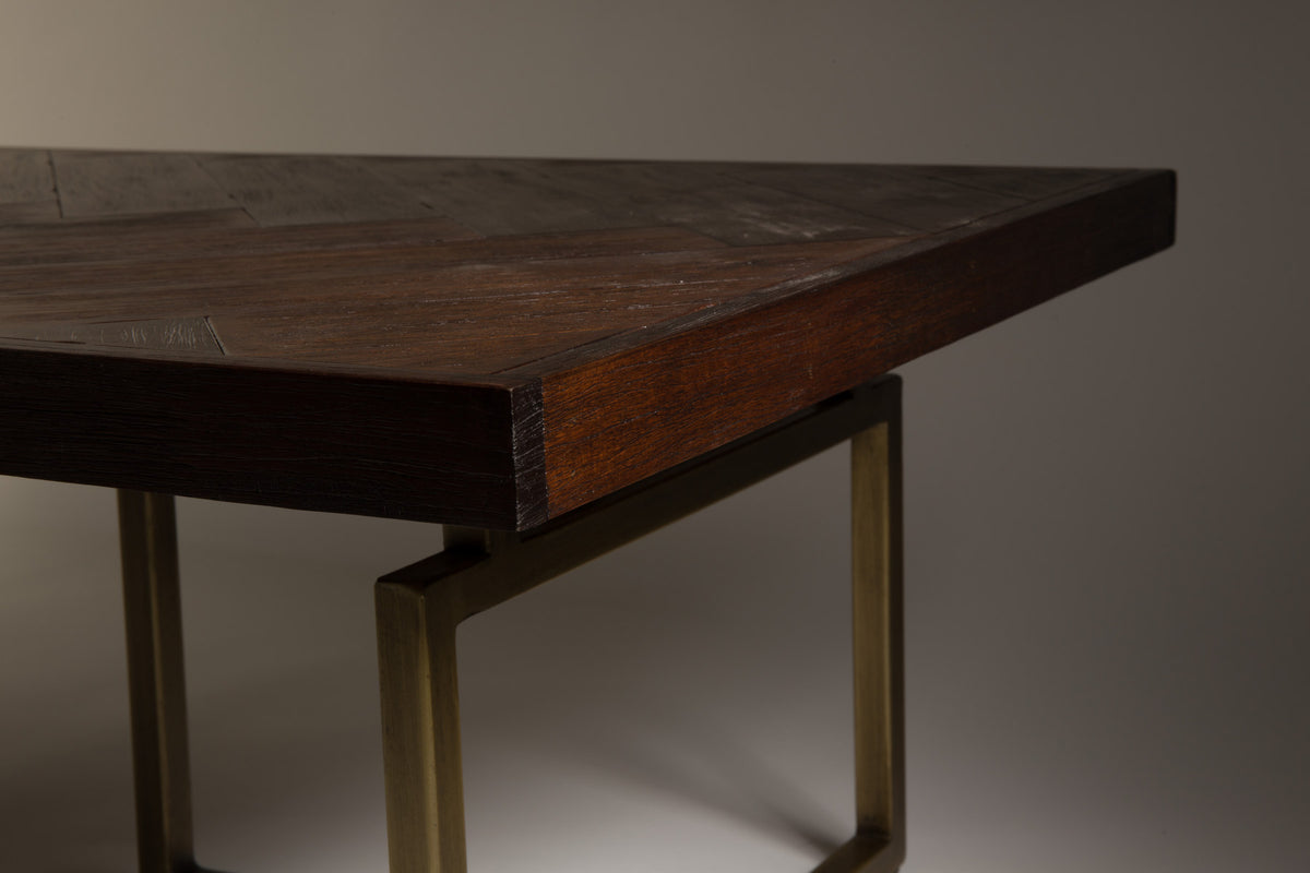 Beistelltisch Class in Braun/Messing präsentiert im Onlineshop von KAQTU Design AG. Beistelltisch ist von Dutchbone