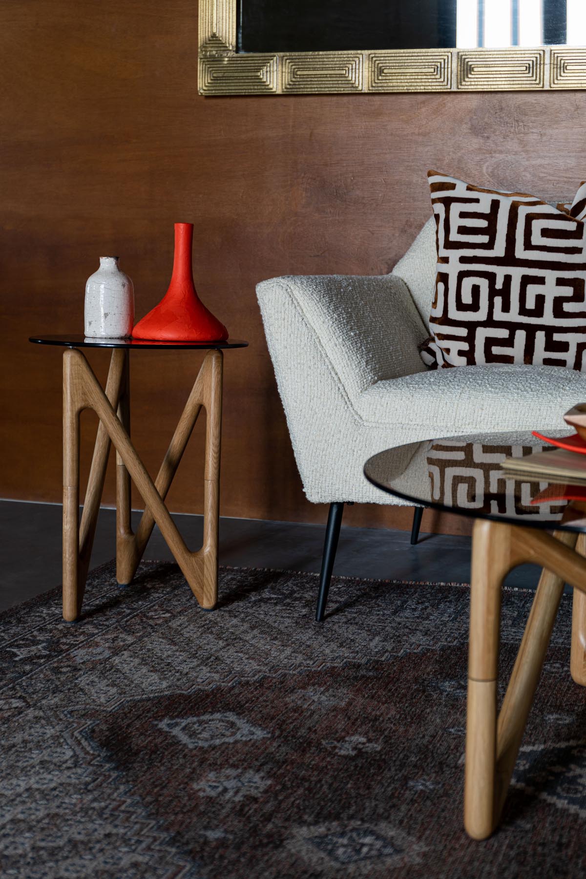 Beistelltisch Naia in Dunkelgrau / Natur präsentiert im Onlineshop von KAQTU Design AG. Beistelltisch ist von Dutchbone