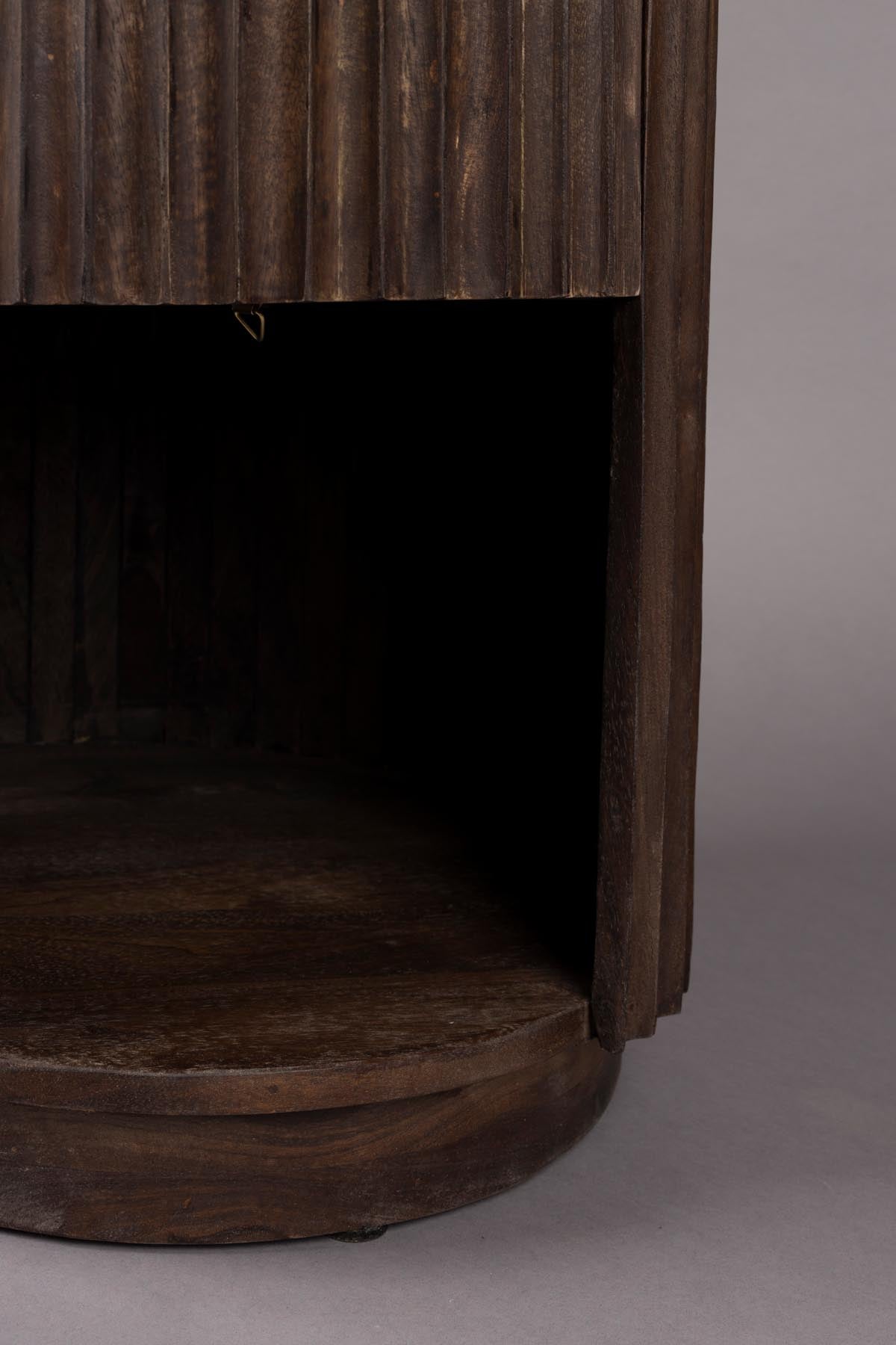Beistelltisch / Bettgestell Marlow in Braun präsentiert im Onlineshop von KAQTU Design AG. Beistelltisch ist von Dutchbone