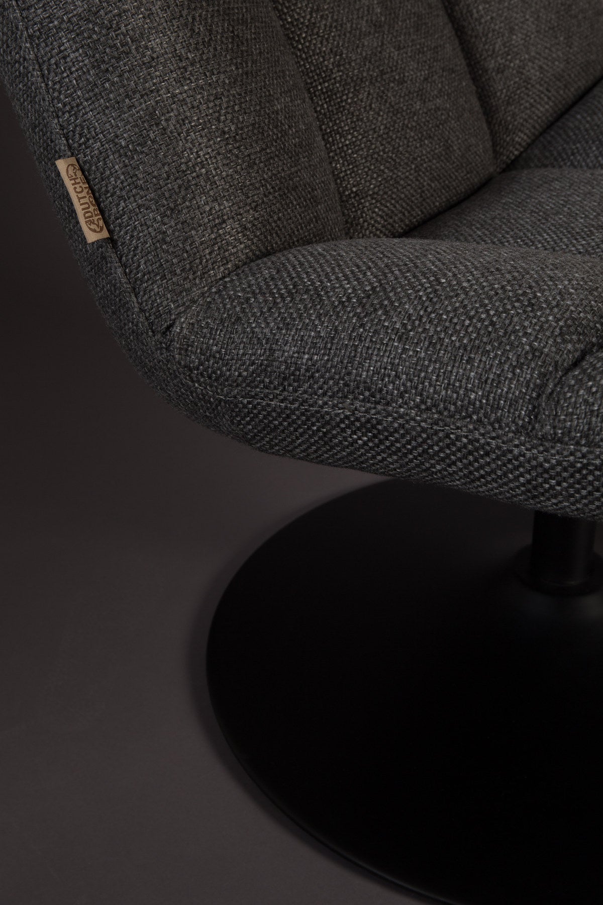 Loungesessel Bar in Dunkelgrau präsentiert im Onlineshop von KAQTU Design AG. Sessel ist von Dutchbone