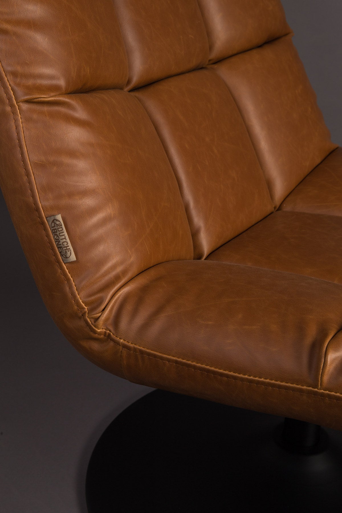 Loungesessel Bar in Braun präsentiert im Onlineshop von KAQTU Design AG. Sessel ist von Dutchbone