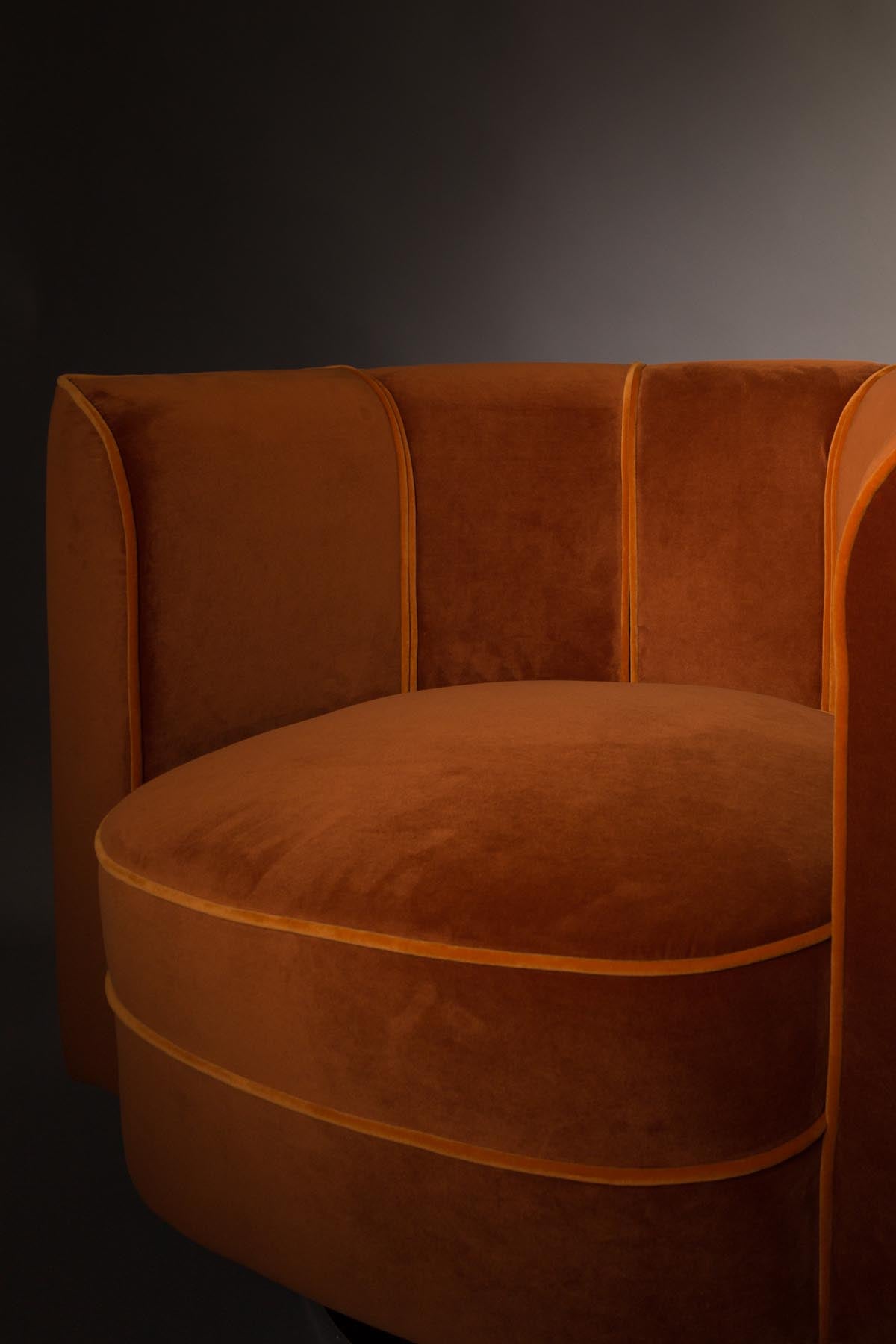 Loungesessel Flower in Orange präsentiert im Onlineshop von KAQTU Design AG. Sessel ist von Dutchbone