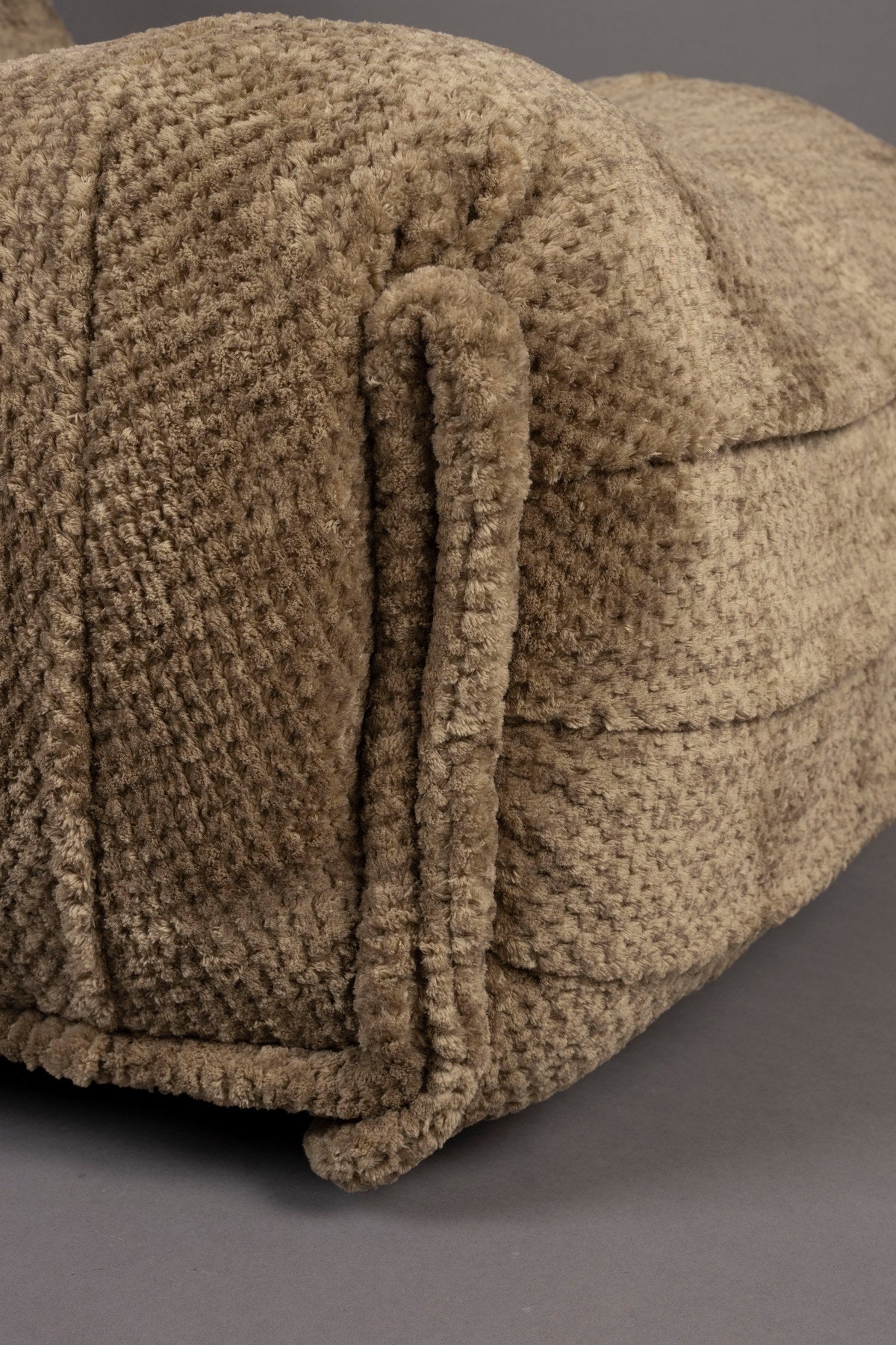 Hamilton Loungesessel Recliner in Braun präsentiert im Onlineshop von KAQTU Design AG. Sessel ist von Dutchbone