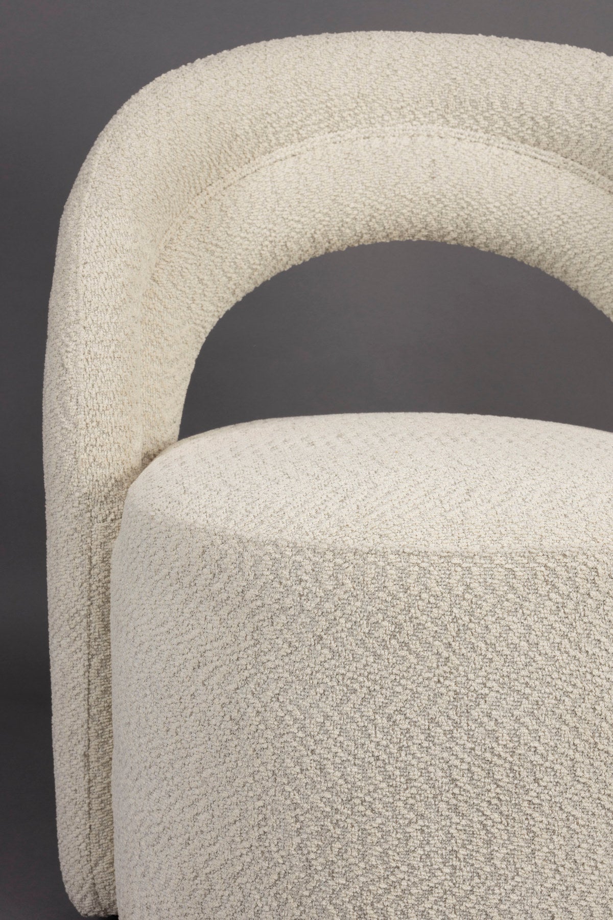 Loungesessel Seina Drehstuhl Beige in Beige präsentiert im Onlineshop von KAQTU Design AG. Drehsessel ist von Dutchbone