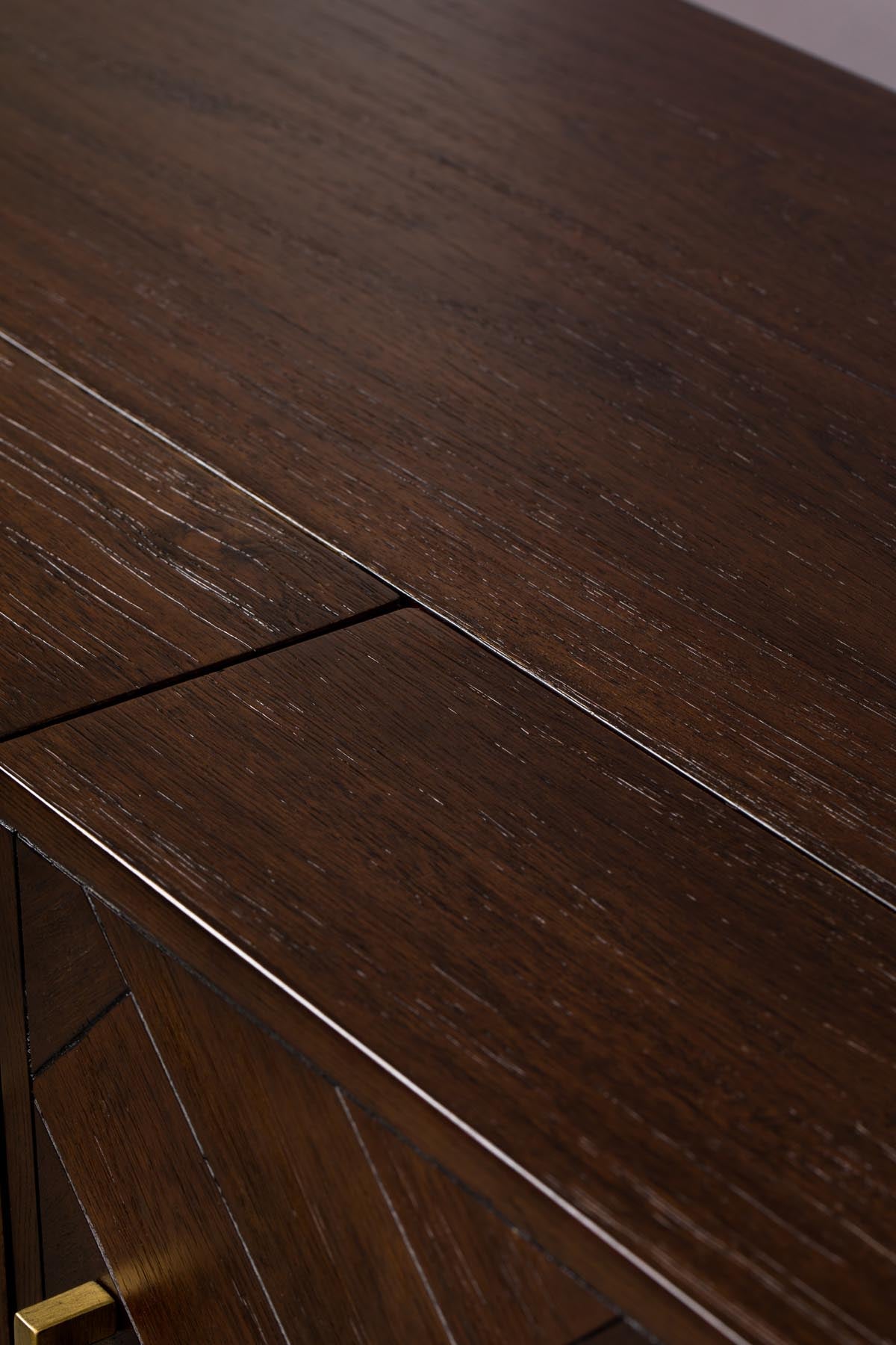 Cabinet Class in Braun präsentiert im Onlineshop von KAQTU Design AG. Cabinet ist von Dutchbone