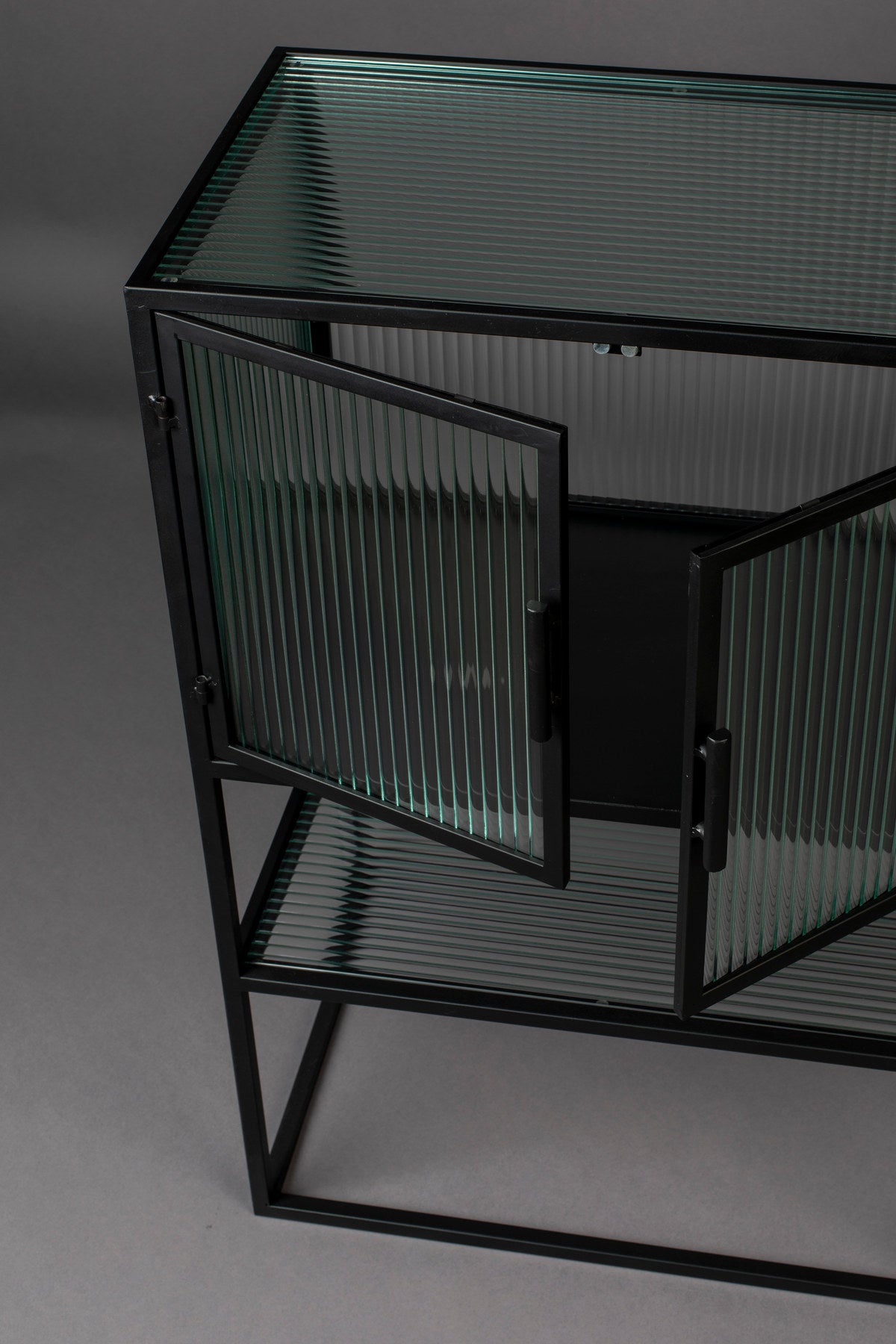 Cabinet Boli S in Schwarz präsentiert im Onlineshop von KAQTU Design AG. Cabinet ist von Dutchbone