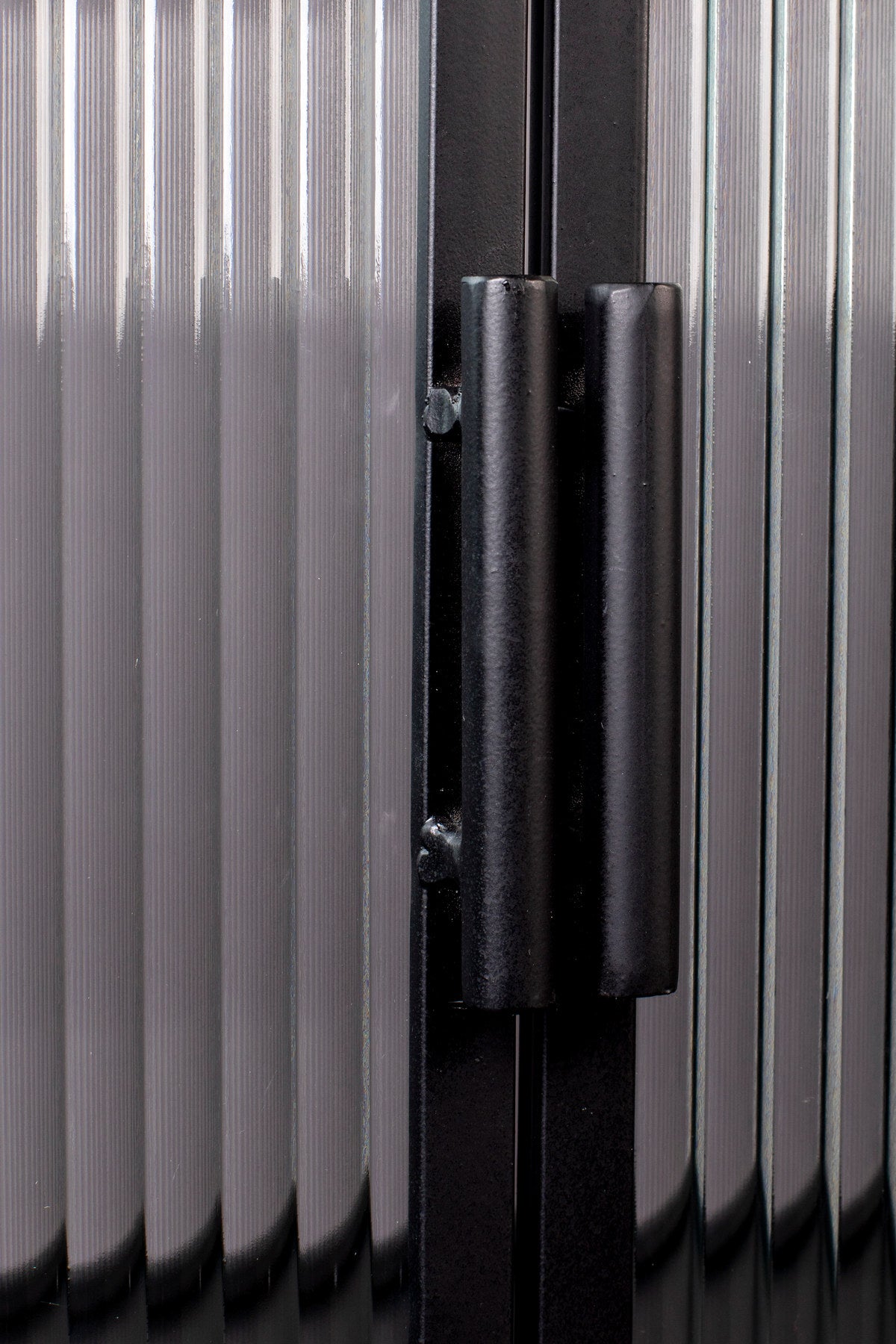 Cabinet Boli S in Schwarz präsentiert im Onlineshop von KAQTU Design AG. Cabinet ist von Dutchbone