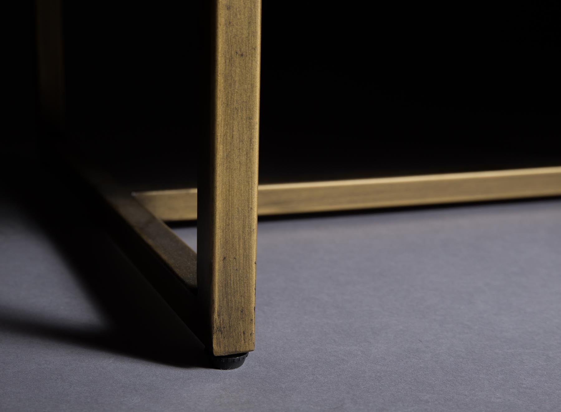 Sideboard Class Low in Braun/Messing präsentiert im Onlineshop von KAQTU Design AG. Sideboard ist von Dutchbone