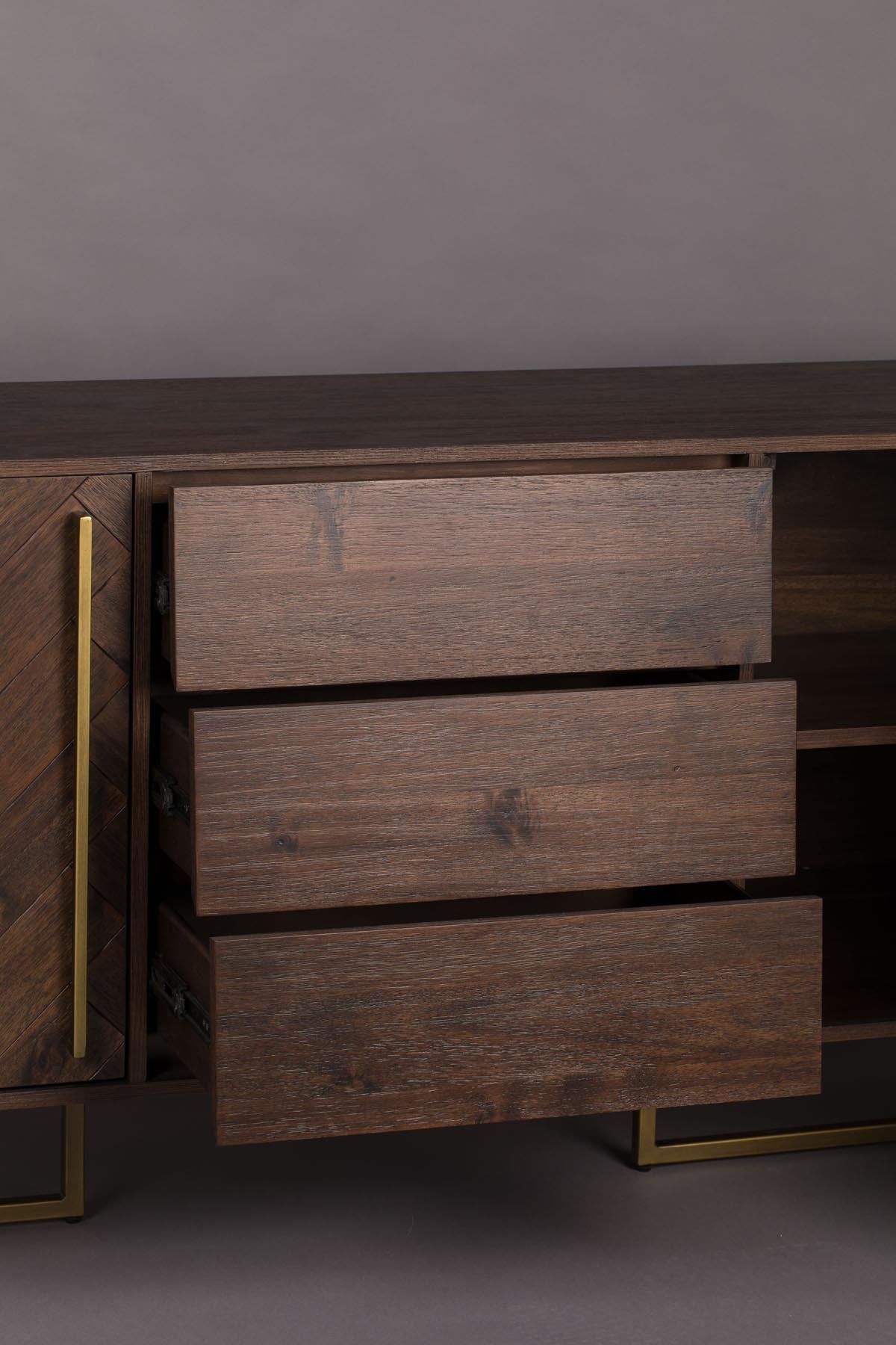 Sideboard Class High in Braun/Messing präsentiert im Onlineshop von KAQTU Design AG. Sideboard ist von Dutchbone
