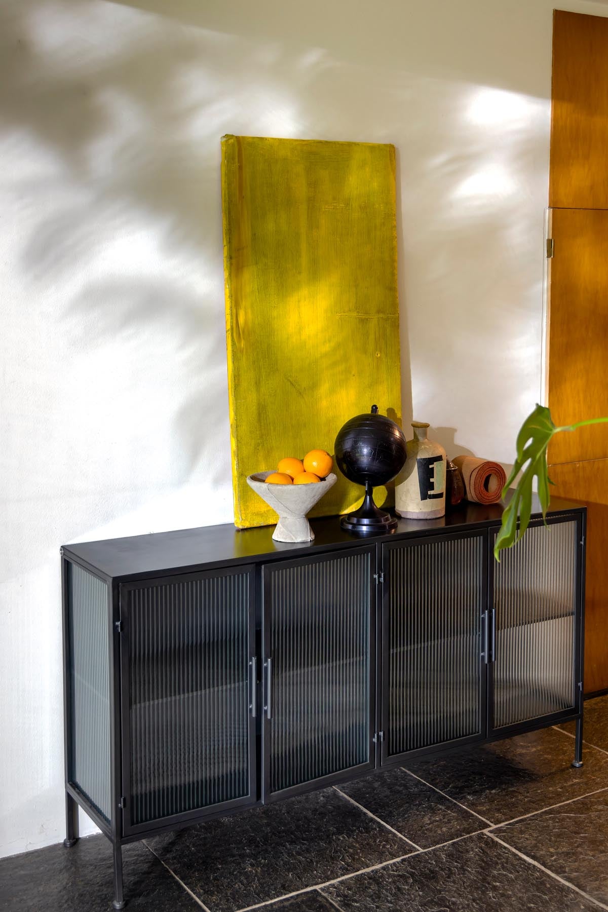 Sideboard Boli in Schwarz präsentiert im Onlineshop von KAQTU Design AG. Sideboard ist von Dutchbone