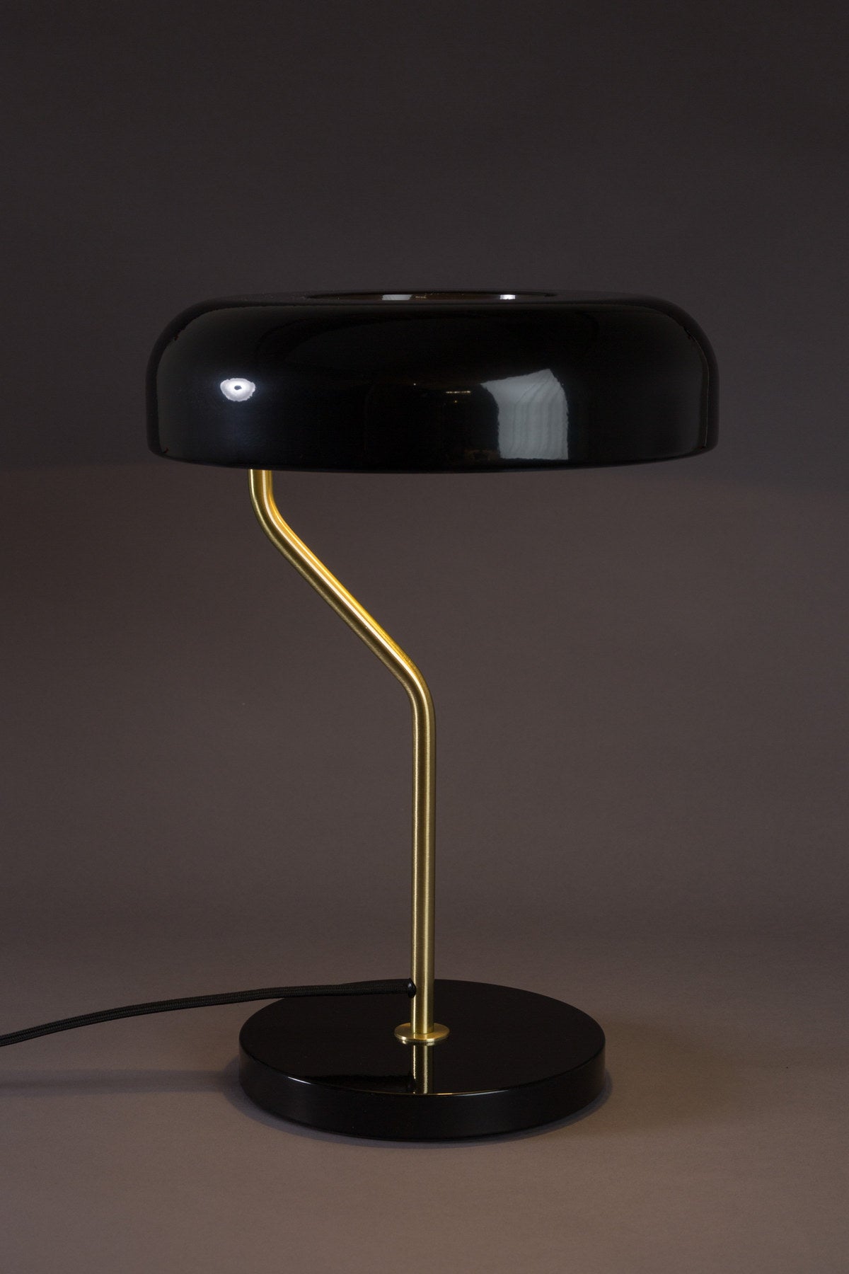 Tischleuchte Eclipse in Schwarz präsentiert im Onlineshop von KAQTU Design AG. Tischleuchte ist von Dutchbone