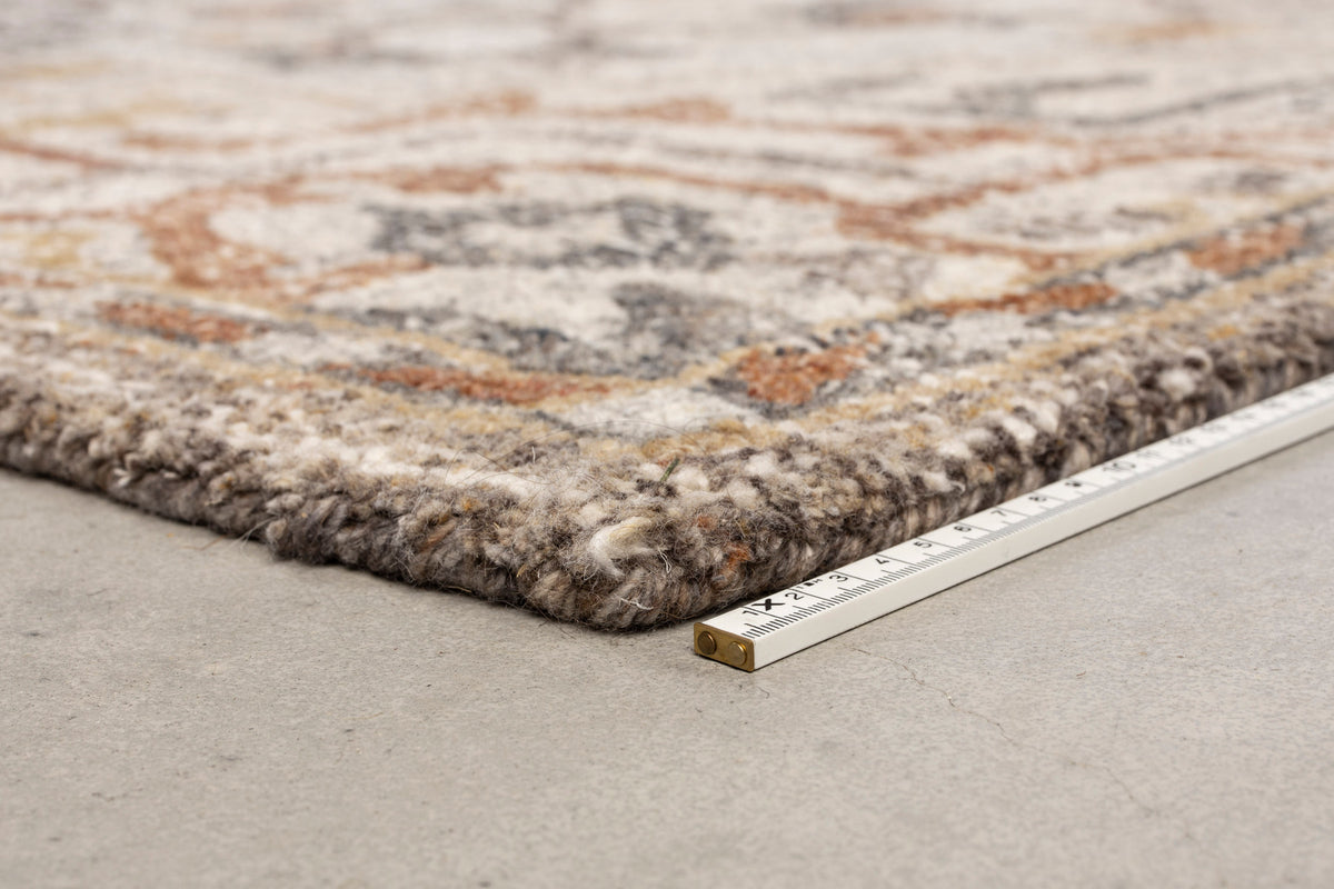 Teppich Amori in Grau präsentiert im Onlineshop von KAQTU Design AG. Teppich ist von Dutchbone
