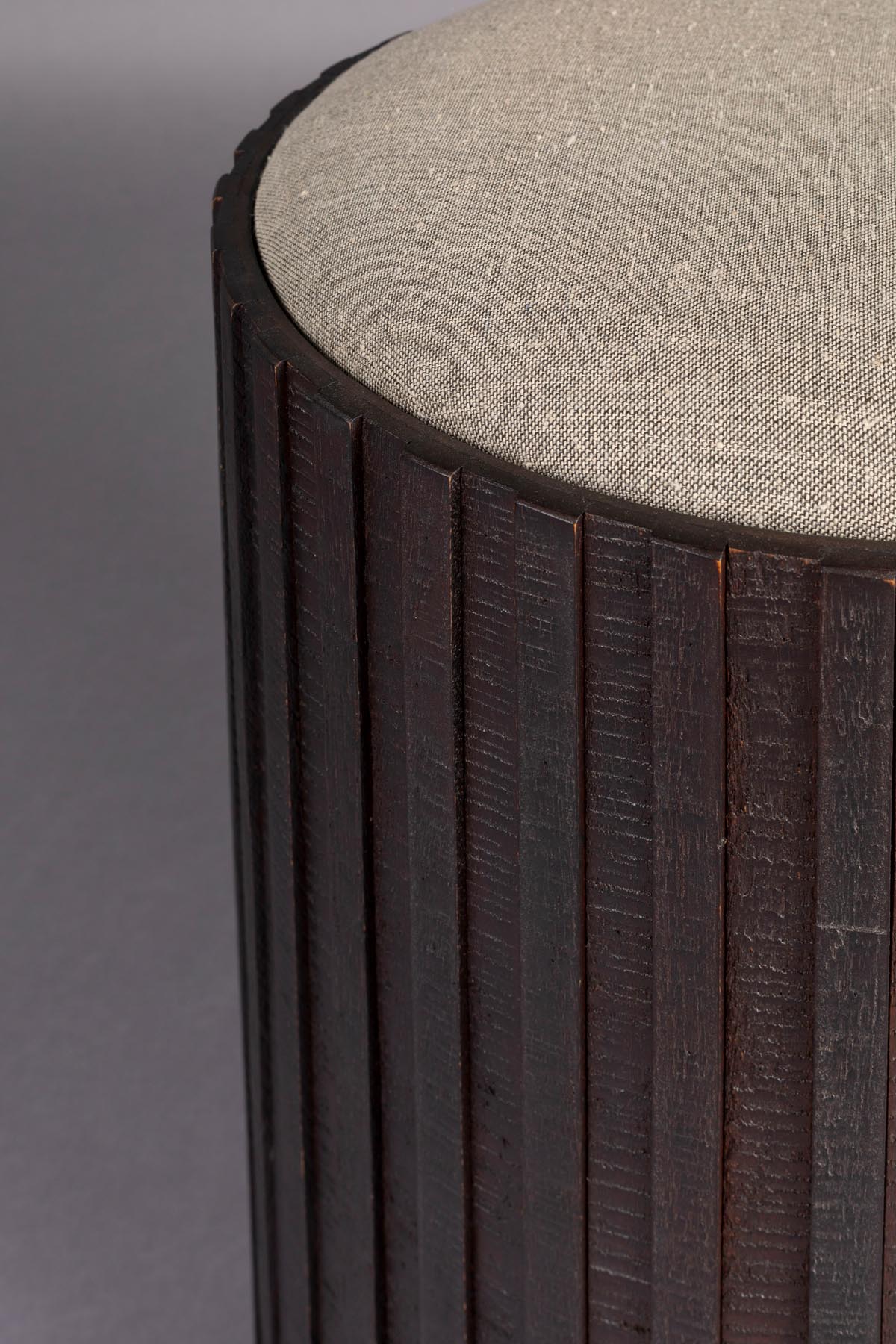 Sitzhocker mit Stauraum Bay High in Braun präsentiert im Onlineshop von KAQTU Design AG. Pouf ist von Dutchbone
