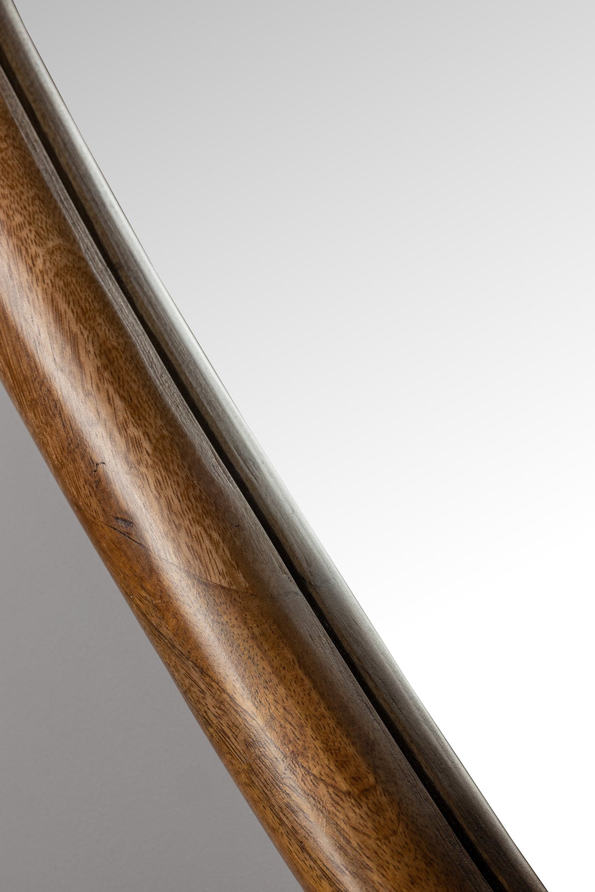 Spiegel Ashley in Walnuss präsentiert im Onlineshop von KAQTU Design AG. Wandspiegel ist von Dutchbone