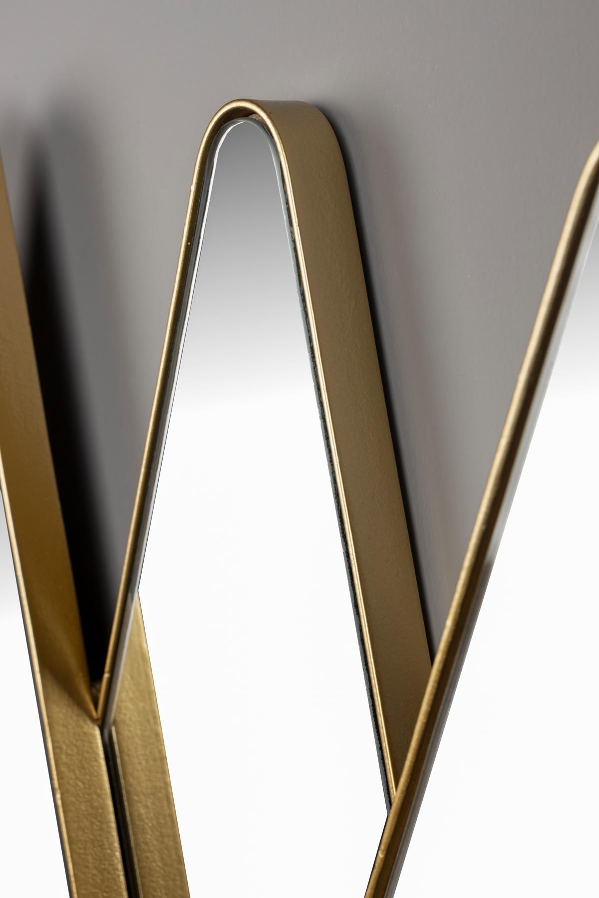 Spiegel Kyoko in Gold präsentiert im Onlineshop von KAQTU Design AG. Wandspiegel ist von Dutchbone