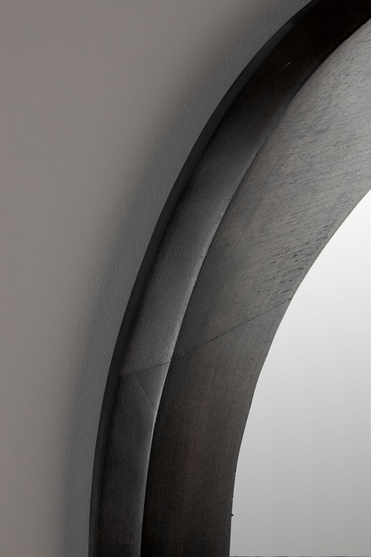 Spiegel Aren Wood in Schwarz präsentiert im Onlineshop von KAQTU Design AG. Wandspiegel ist von Dutchbone