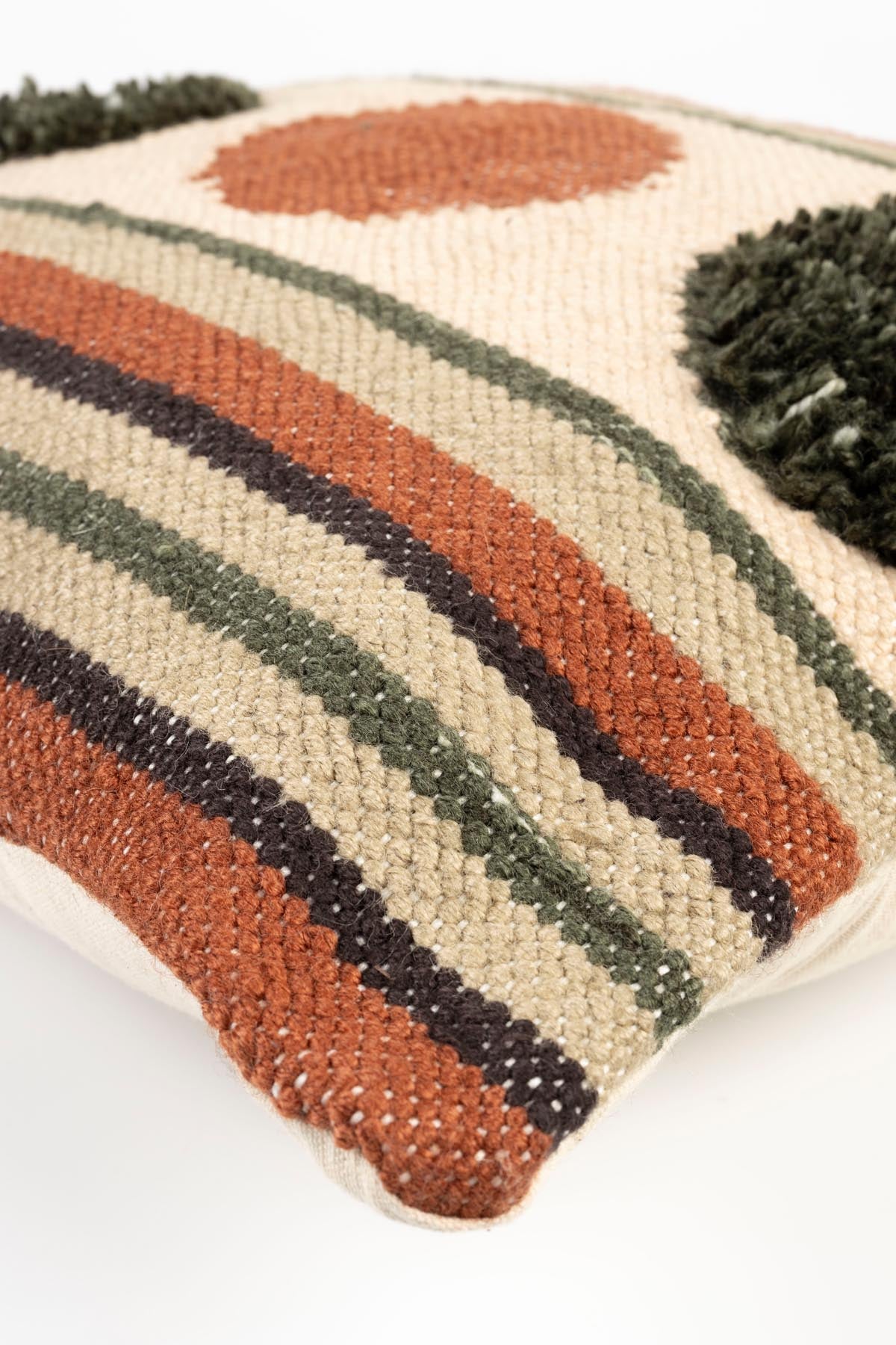 Kissen Haydon Stripe 45x45 in Beige präsentiert im Onlineshop von KAQTU Design AG. Deko Kissen ist von Dutchbone