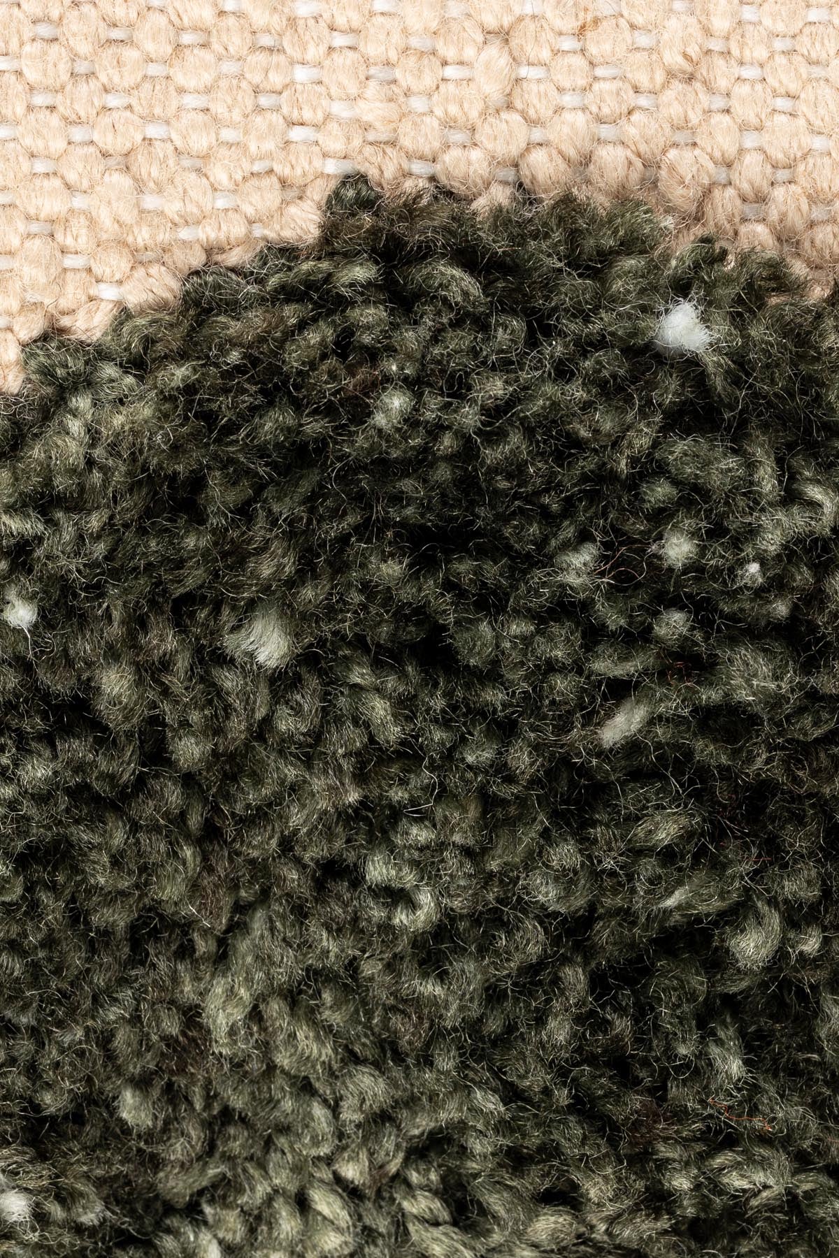 Kissen Haydon Stripe 45x45 in Beige präsentiert im Onlineshop von KAQTU Design AG. Deko Kissen ist von Dutchbone