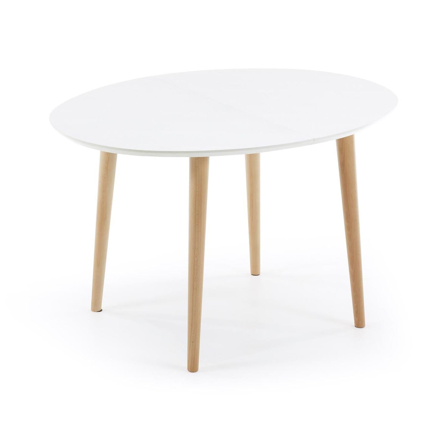 Entdecke den Oqui Ovalen Ausziehtisch von Kave Home: stilvoll, funktional, erweiterbar von 120 auf 200 cm, aus hochwertigem MDF und massiver Buche.