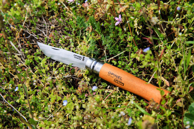 OPINEL Messer Nr. 8 8.5 cm Karbon-Stahl in Natur, Braun, Stahlgrau, Grau präsentiert im Onlineshop von KAQTU Design AG. Küchenmesser ist von OPINEL