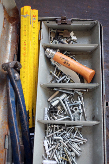 OPINEL Messer Nr. 9 9 cm Karbon-Stahl in Natur, Braun, Stahlgrau, Grau präsentiert im Onlineshop von KAQTU Design AG. Küchenmesser ist von OPINEL