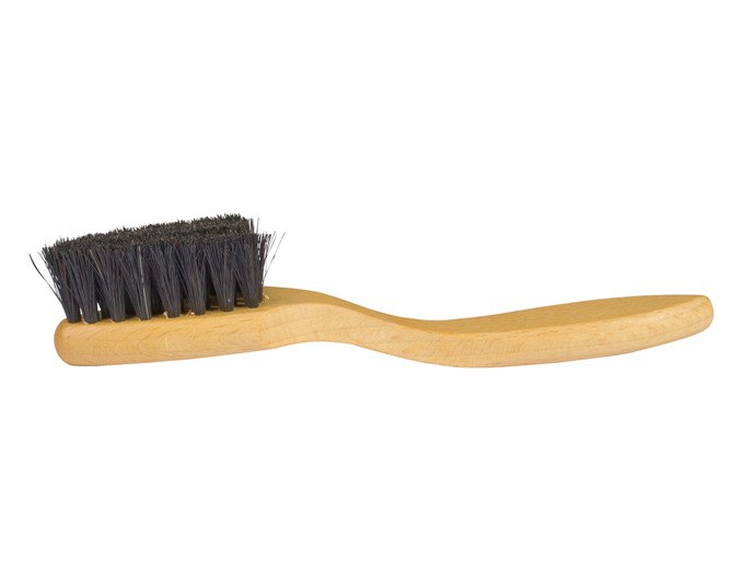 Anstreichbürste aus geöltem Buchenholz mit gebogenem Griff und schwarzem Pferdehaarbesatz, Länge 18.5 cm, Reinigungswerkzeug.